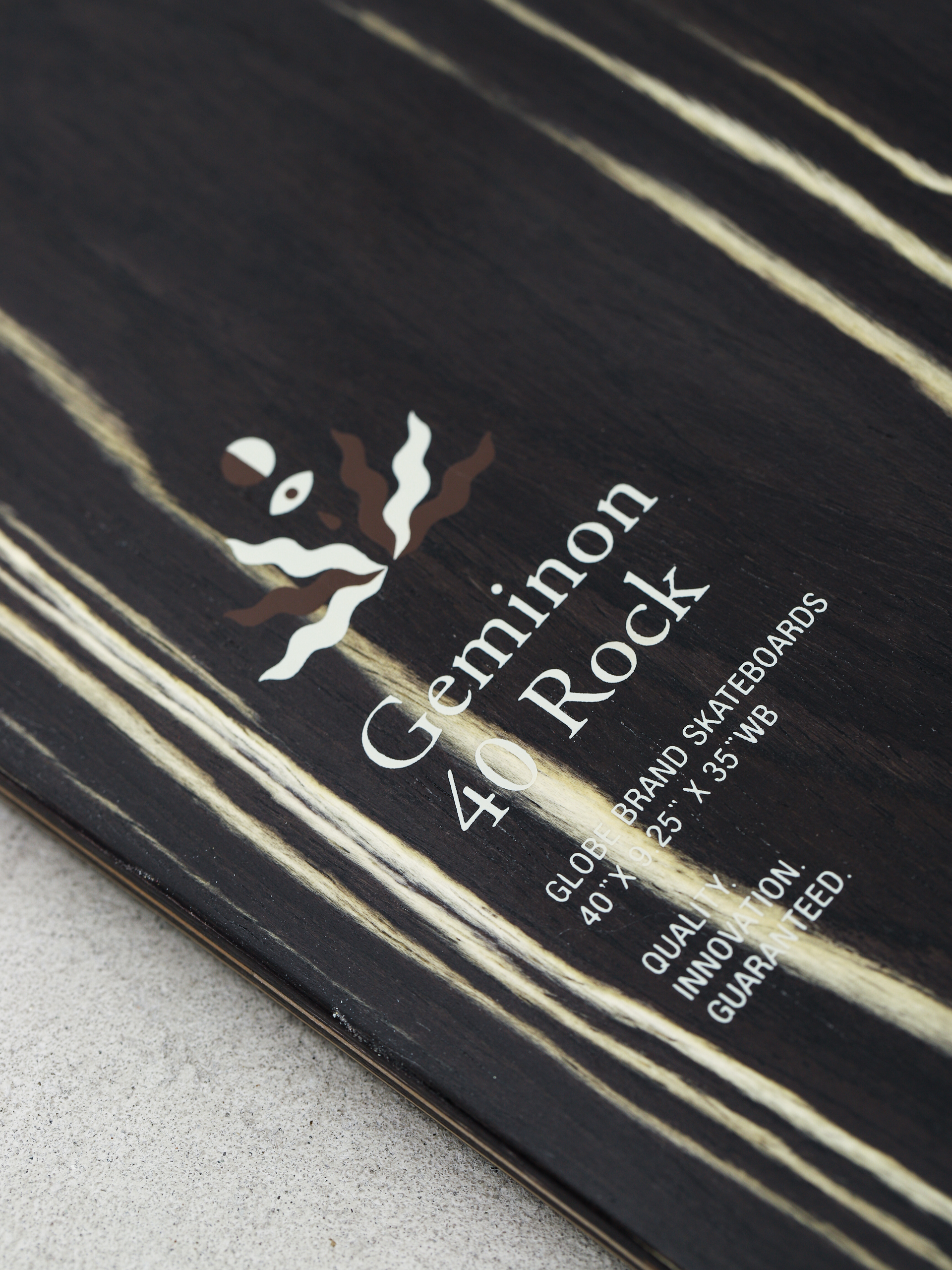 Globe Geminon 40 Rock Longboard (black macassar/epitome)