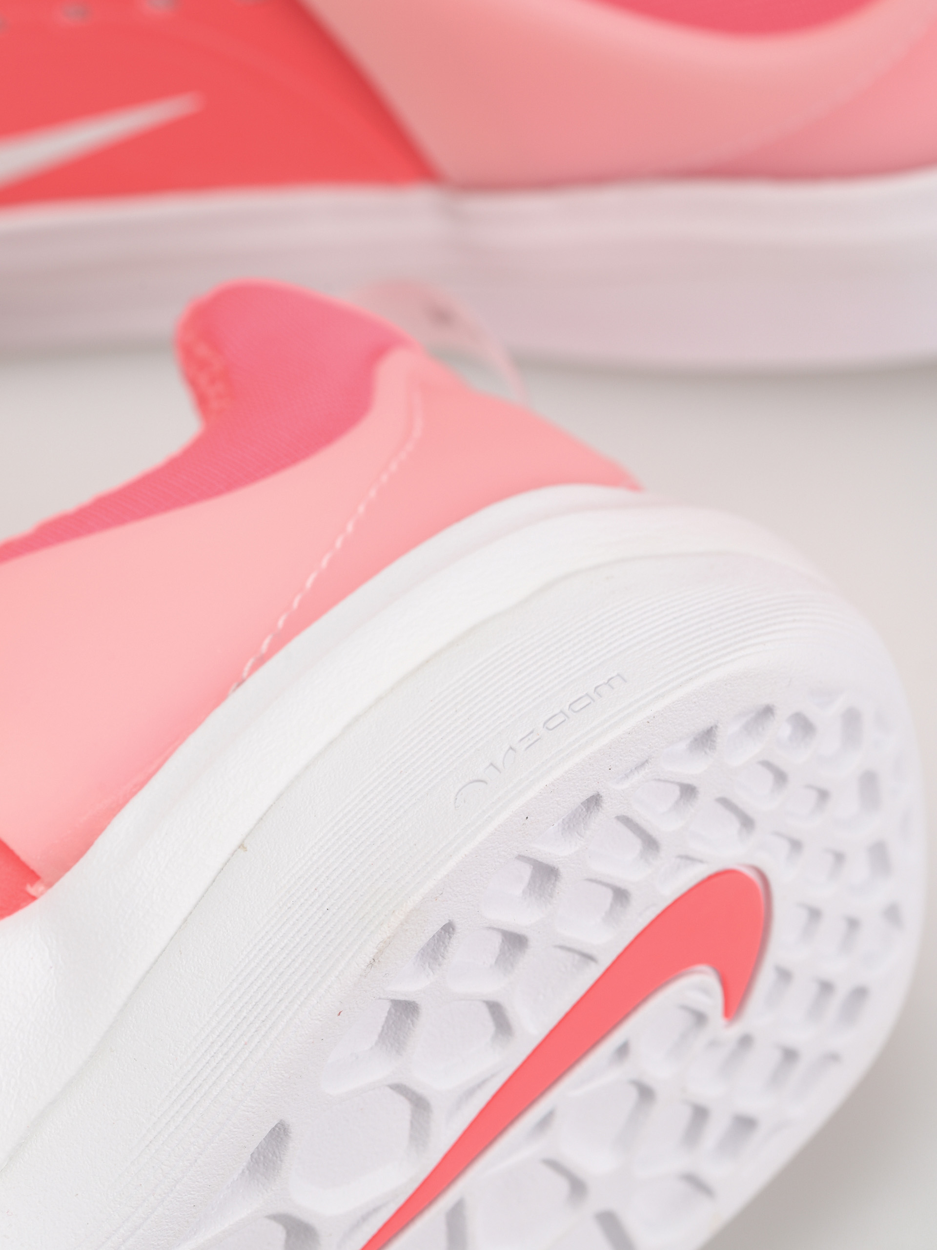 Nike SB Zoom Nyjah 3 Cipők (hot punch/white hot punch hot punch)