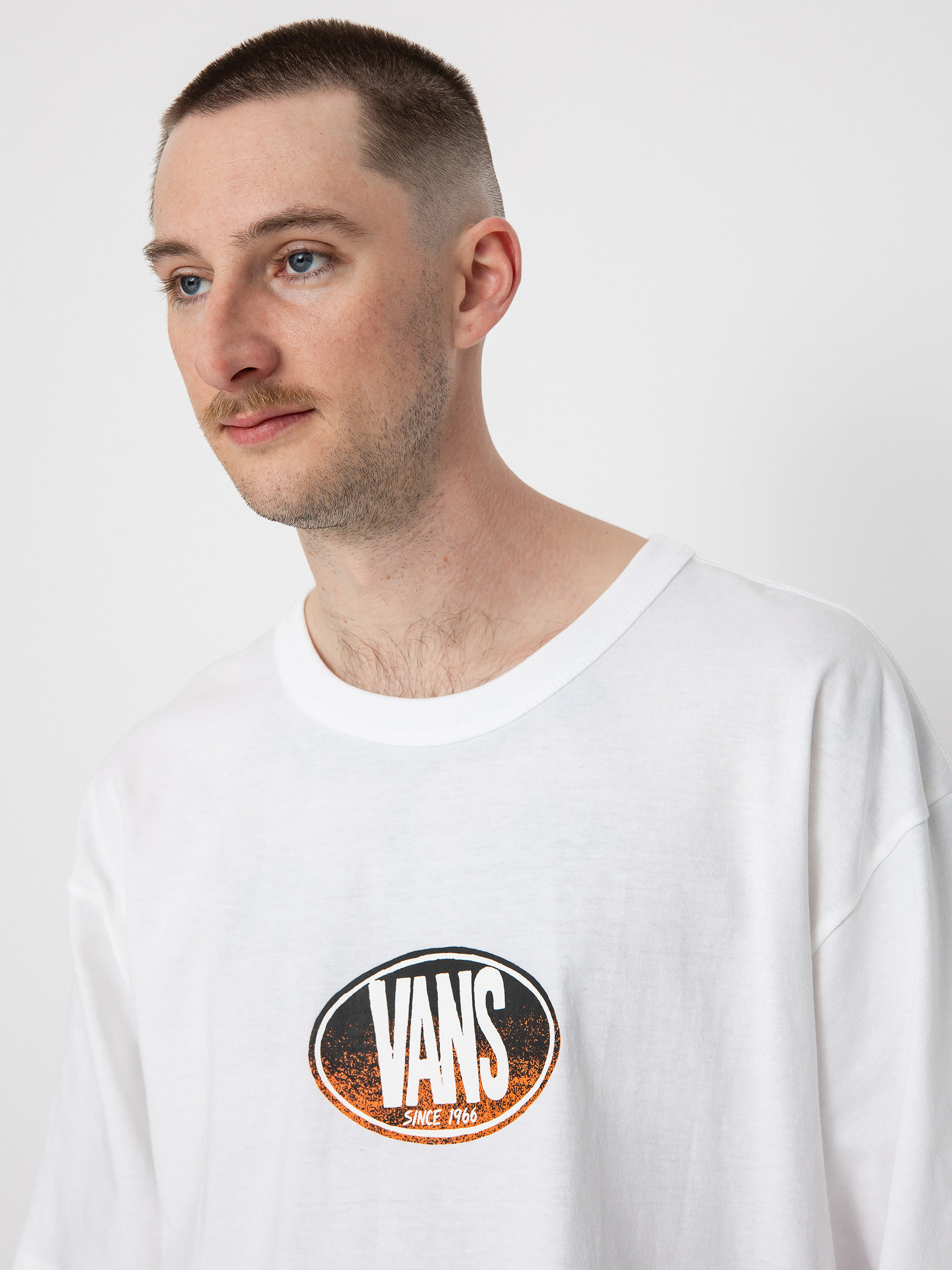 Vans Off The Wall Gradient Logo Loose póló (skate classics white)