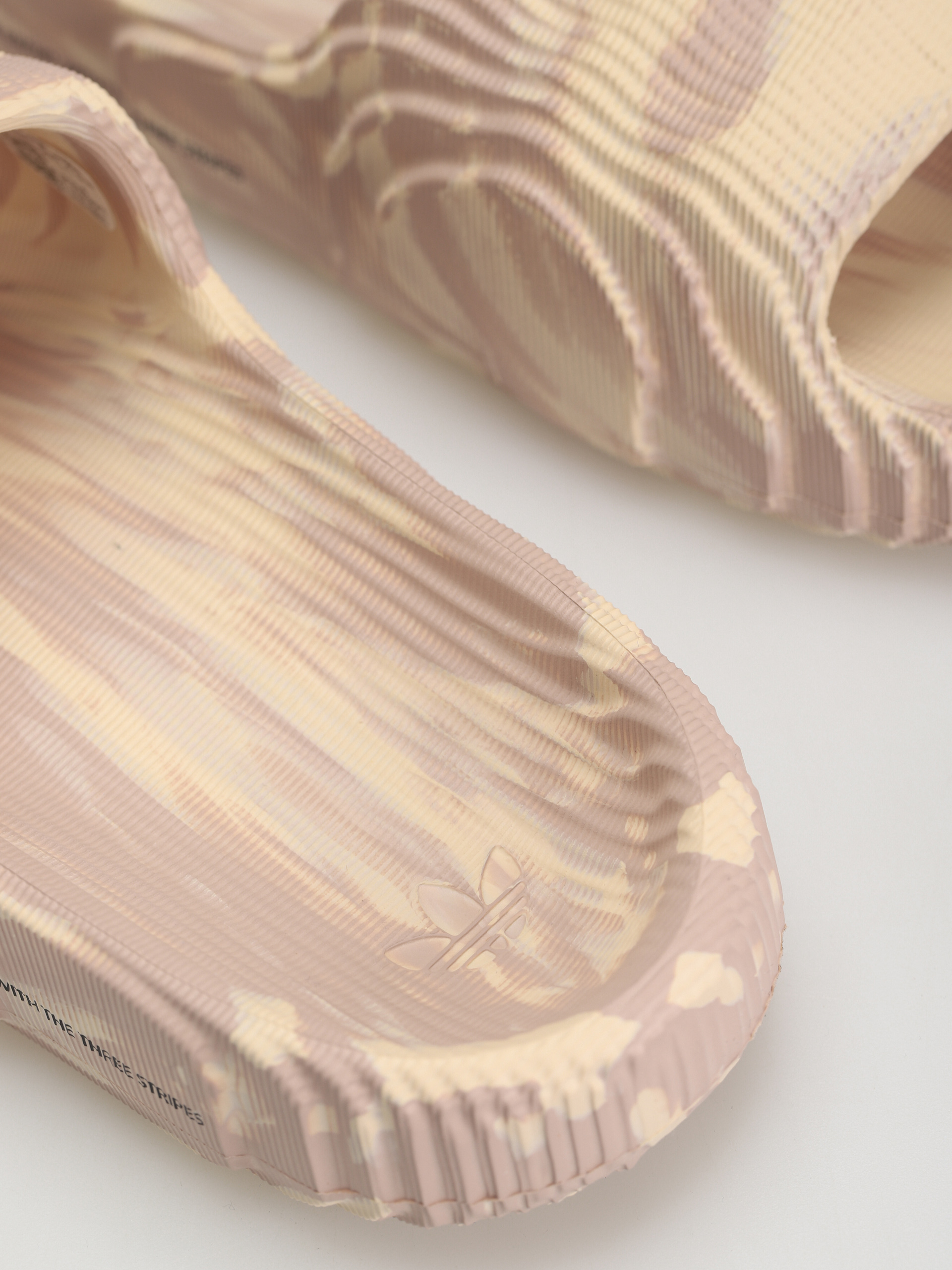 adidas Originals Adilette 22 Flip-flop papucsok (sanstr/wontau/cblack)