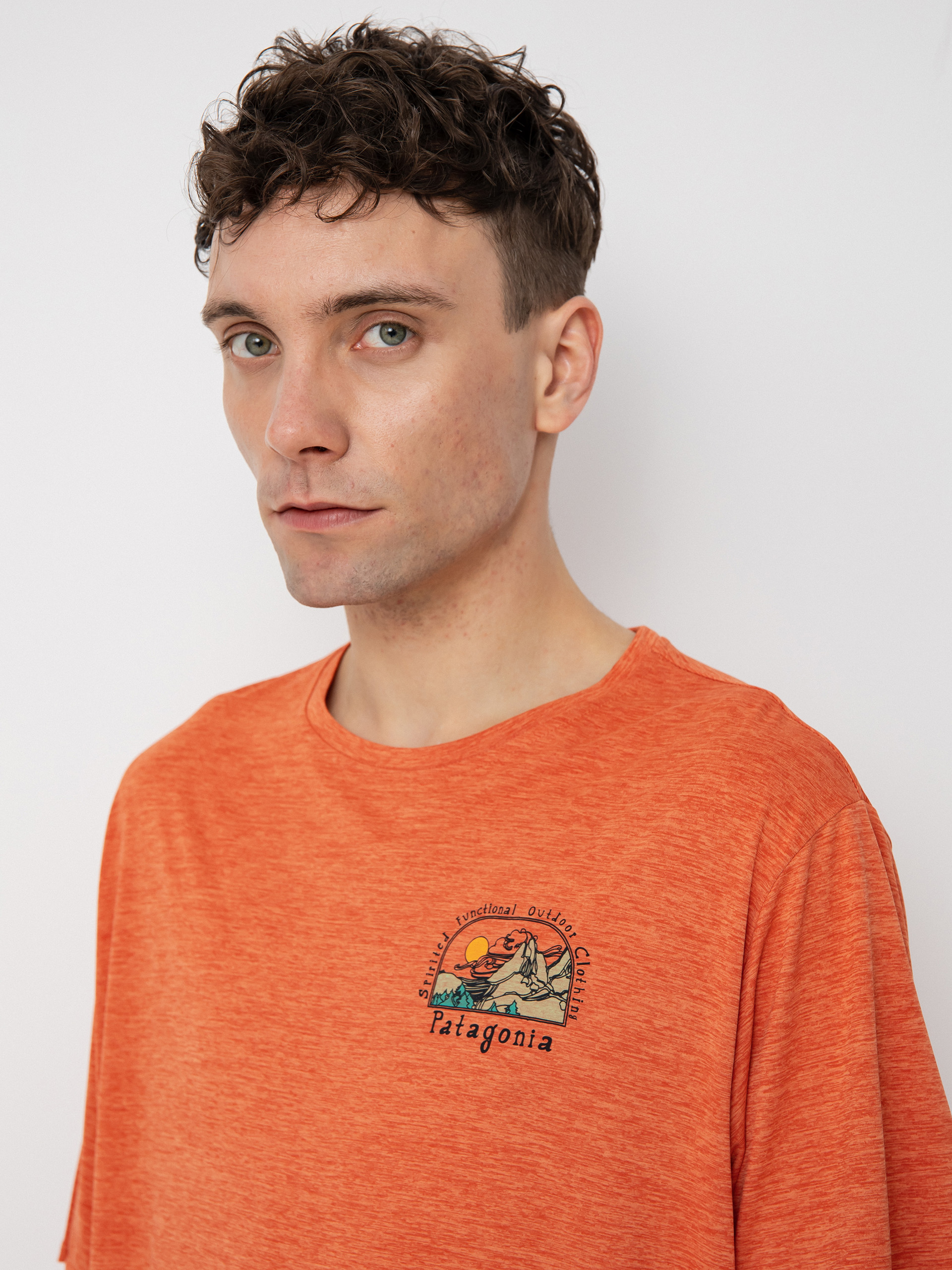 Patagonia Cap Cool Daily Graphic póló (lost and found/quartz coral x dye)