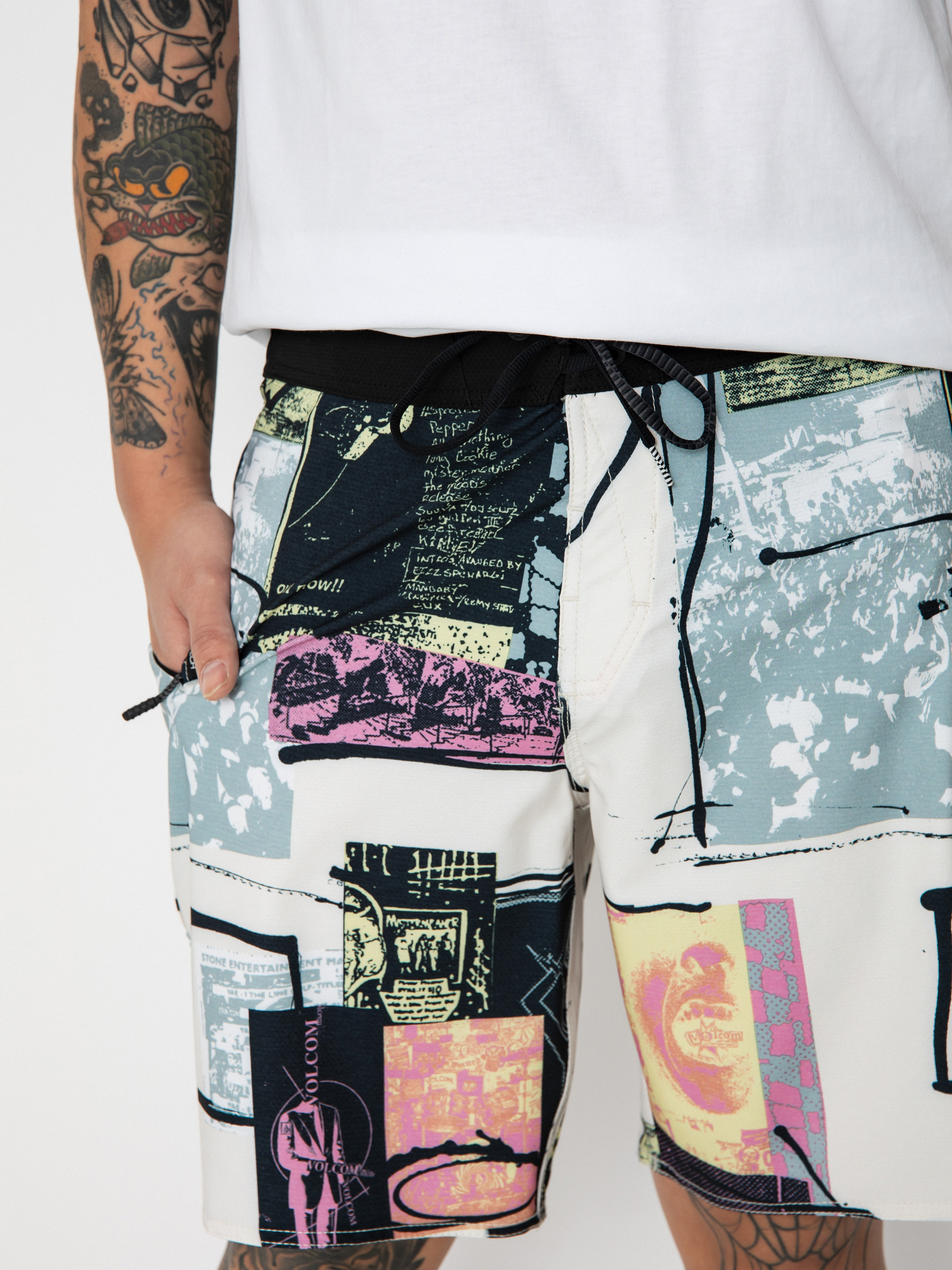 Volcom V Ent Flyer Mod 19 Boardshort (whitecap grey)