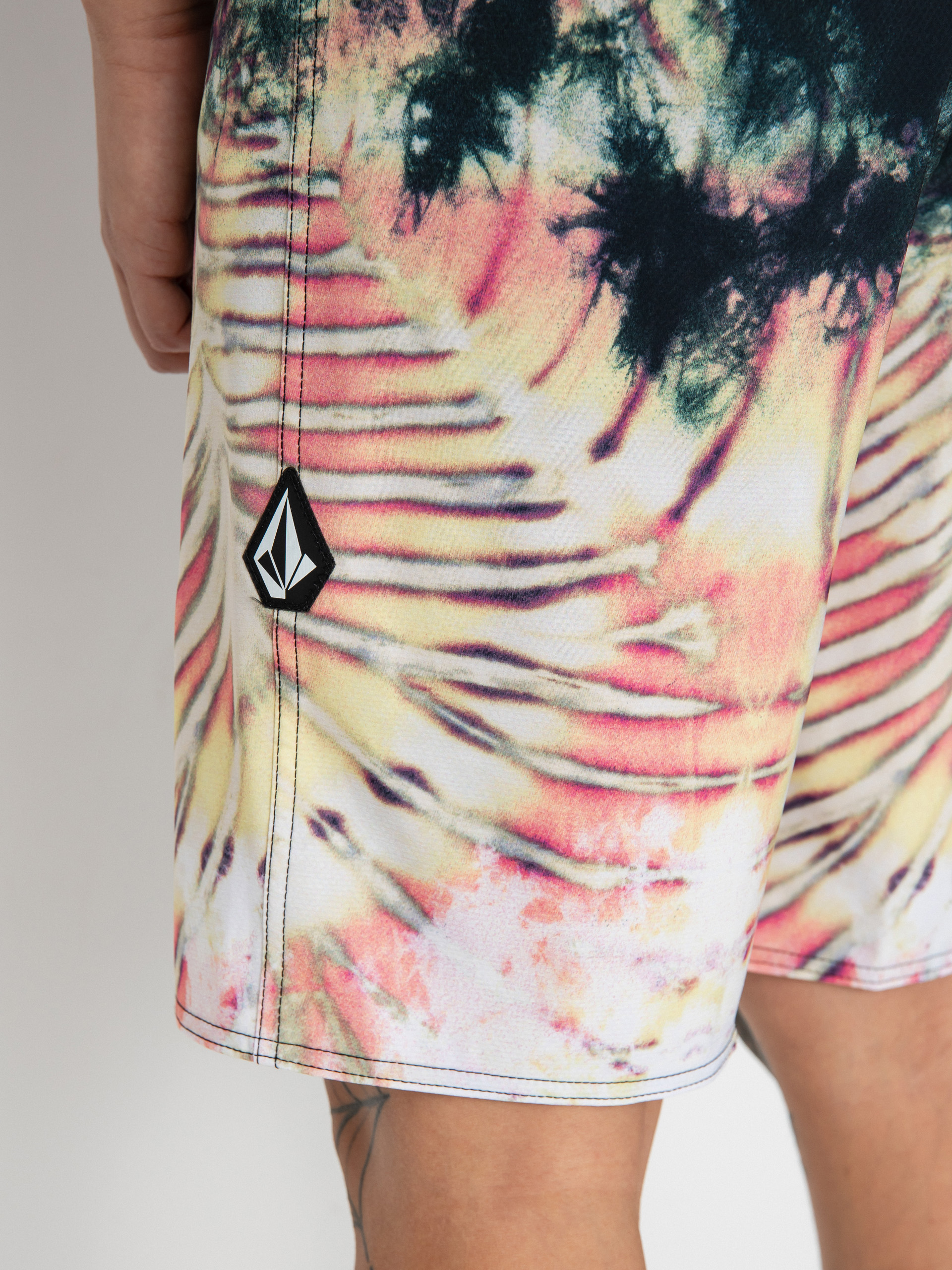 Volcom Mad Wash Mod 19 Boardshort (whitecap grey)