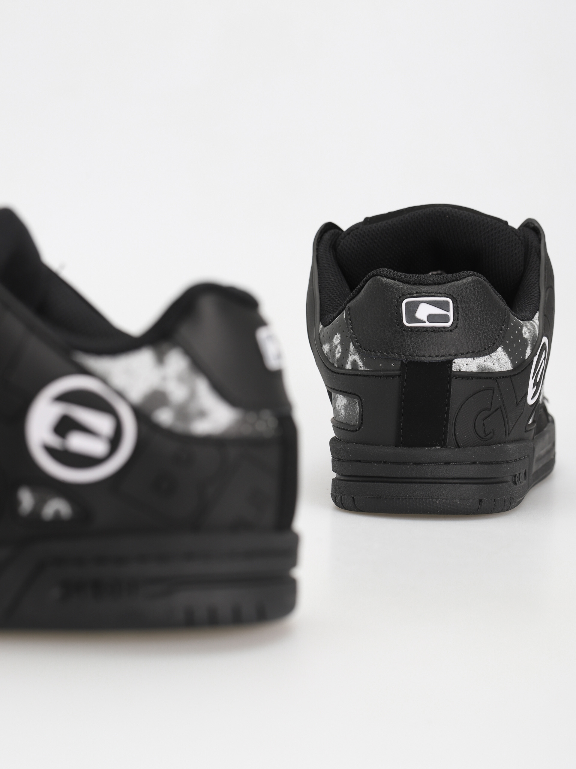 Globe Tilt Cipők (black/phantom/camo)