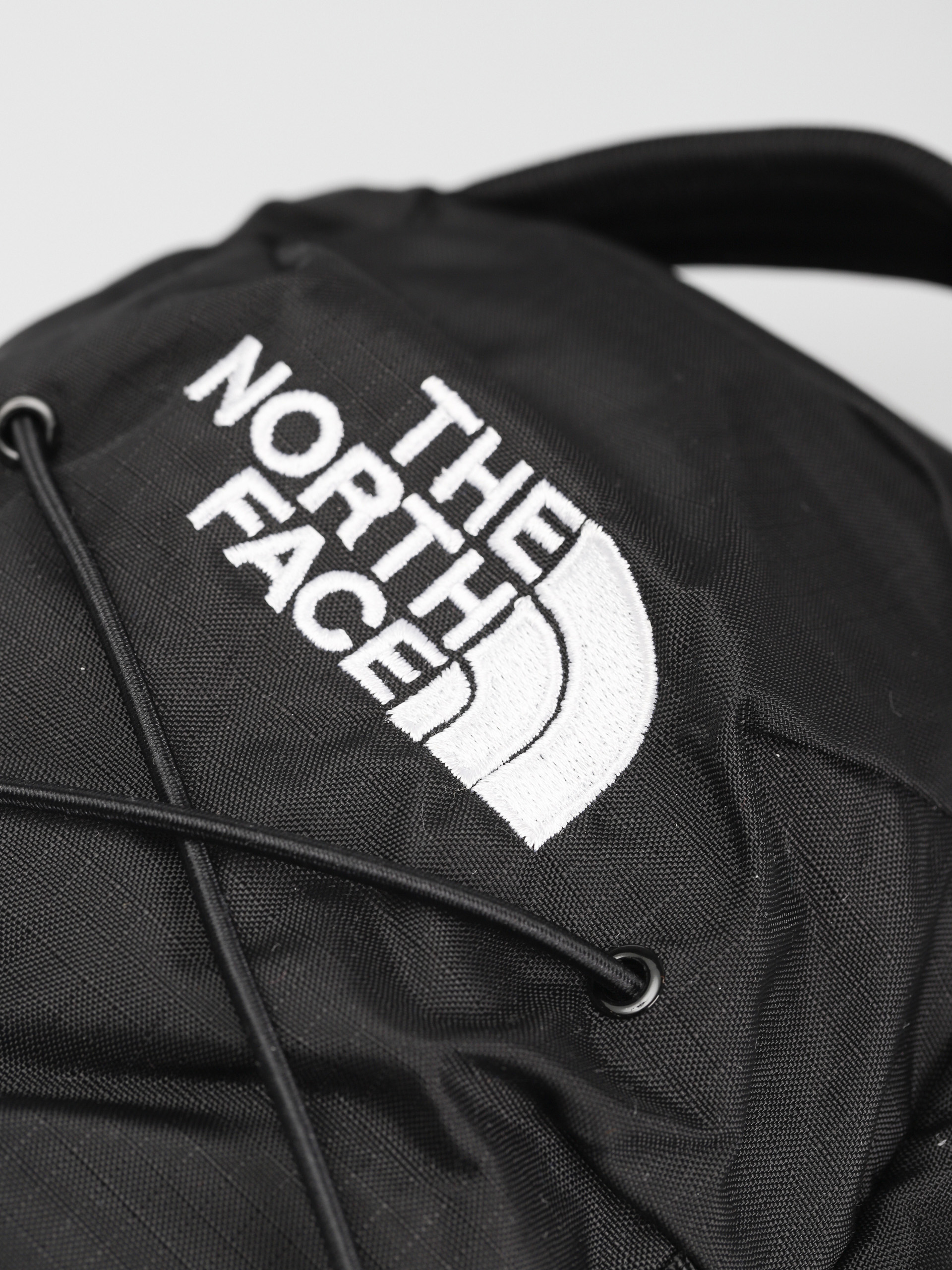 The North Face Borealis Sling Hátizsák (tnf black/tnf white)