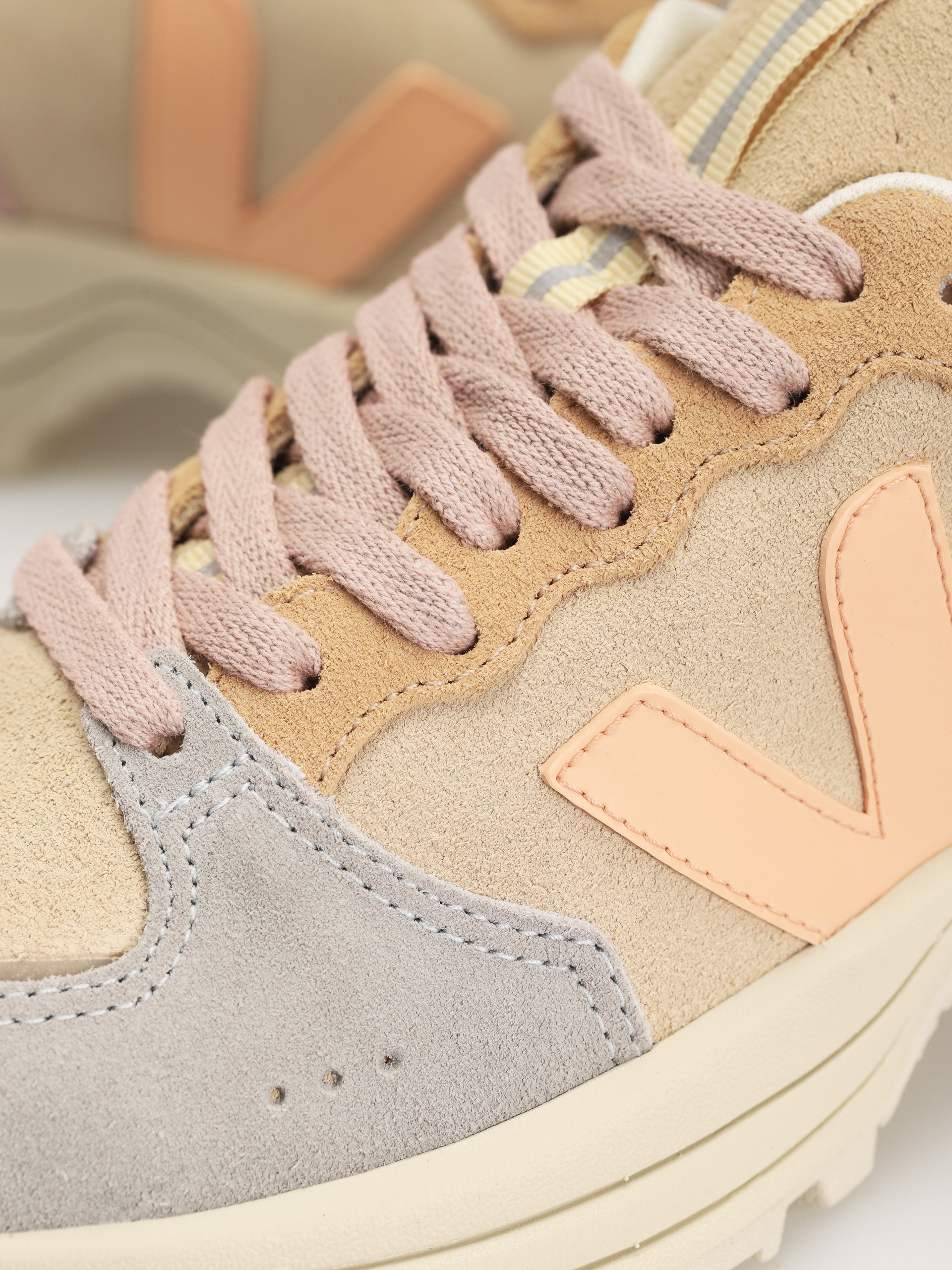 Veja Venturi VC Cipők Wmn (almond peach multico)