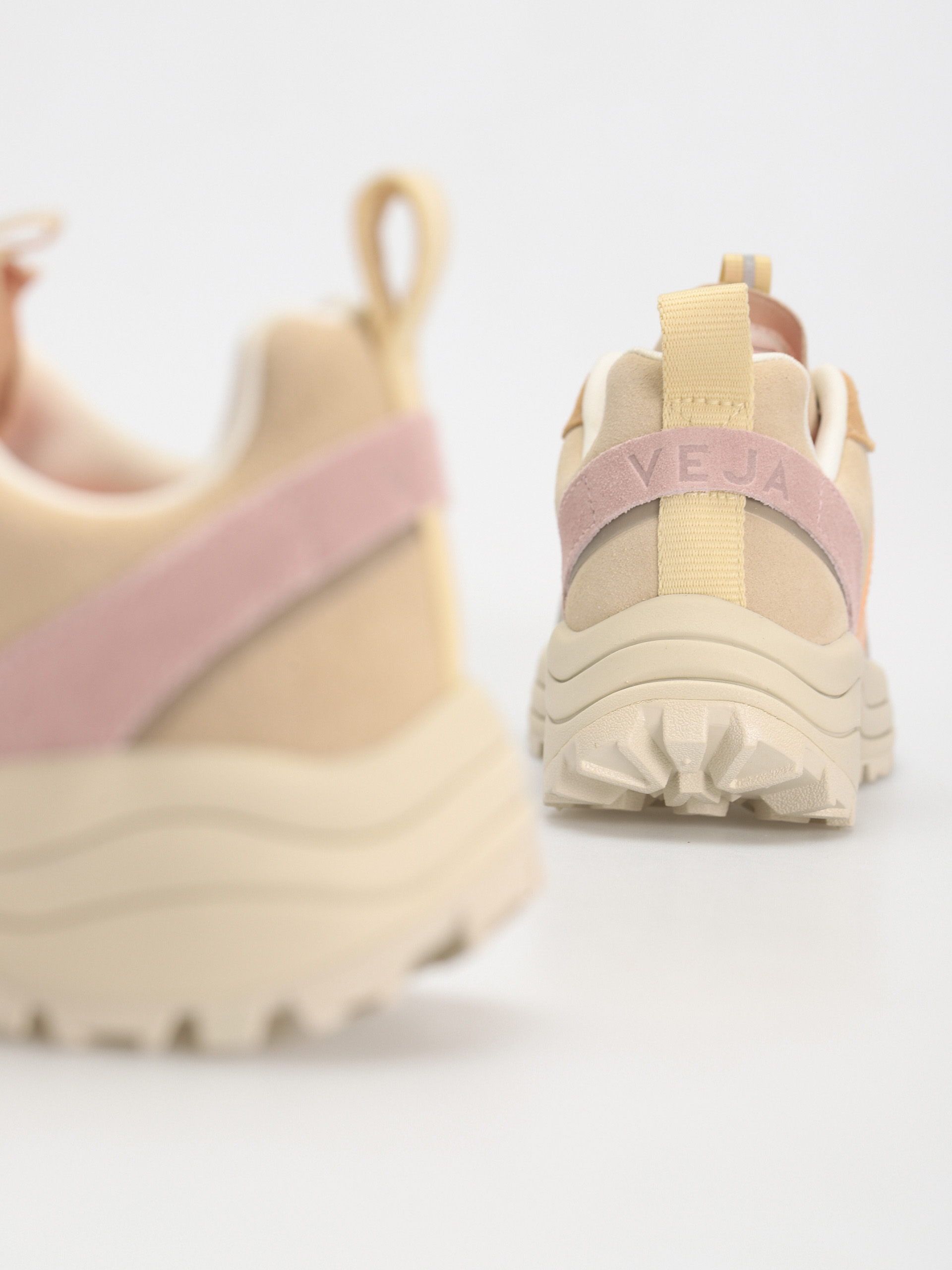 Veja Venturi VC Cipők Wmn (almond peach multico)