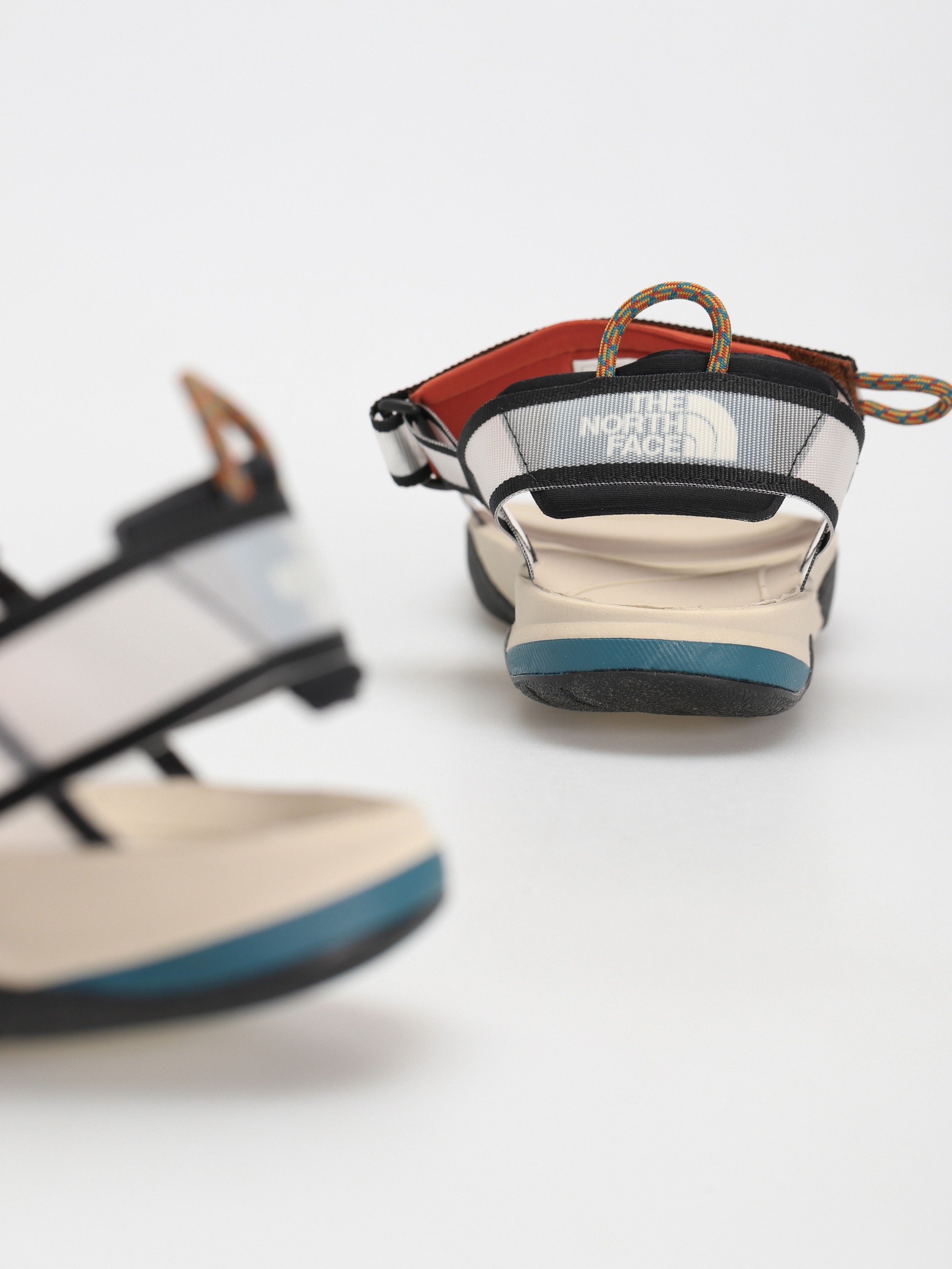 The North Face Skeena Sport Szandálok (sandstone/tnf black)