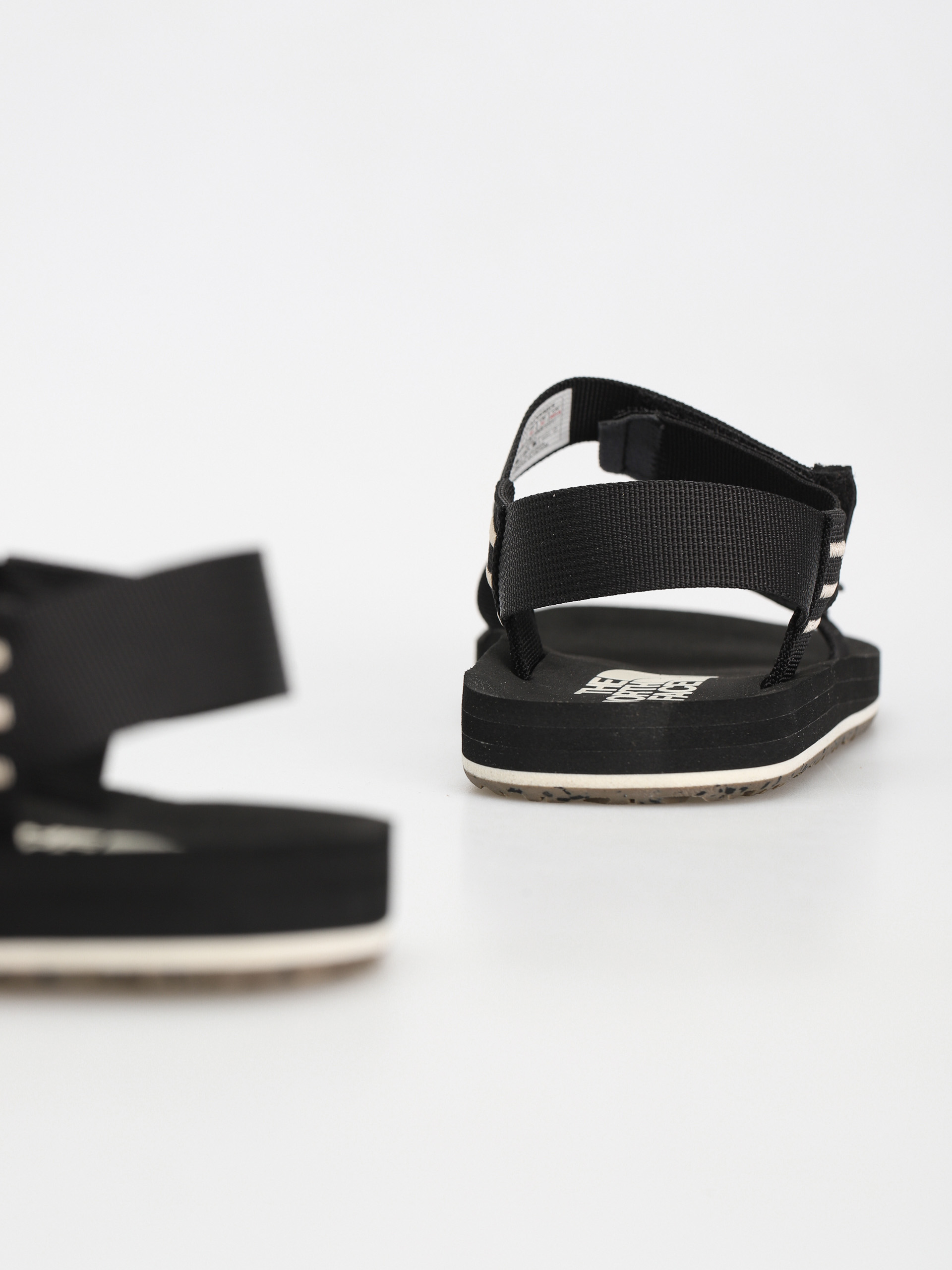 The North Face Skeena Szandálok Wmn (tnf black/vintage white)