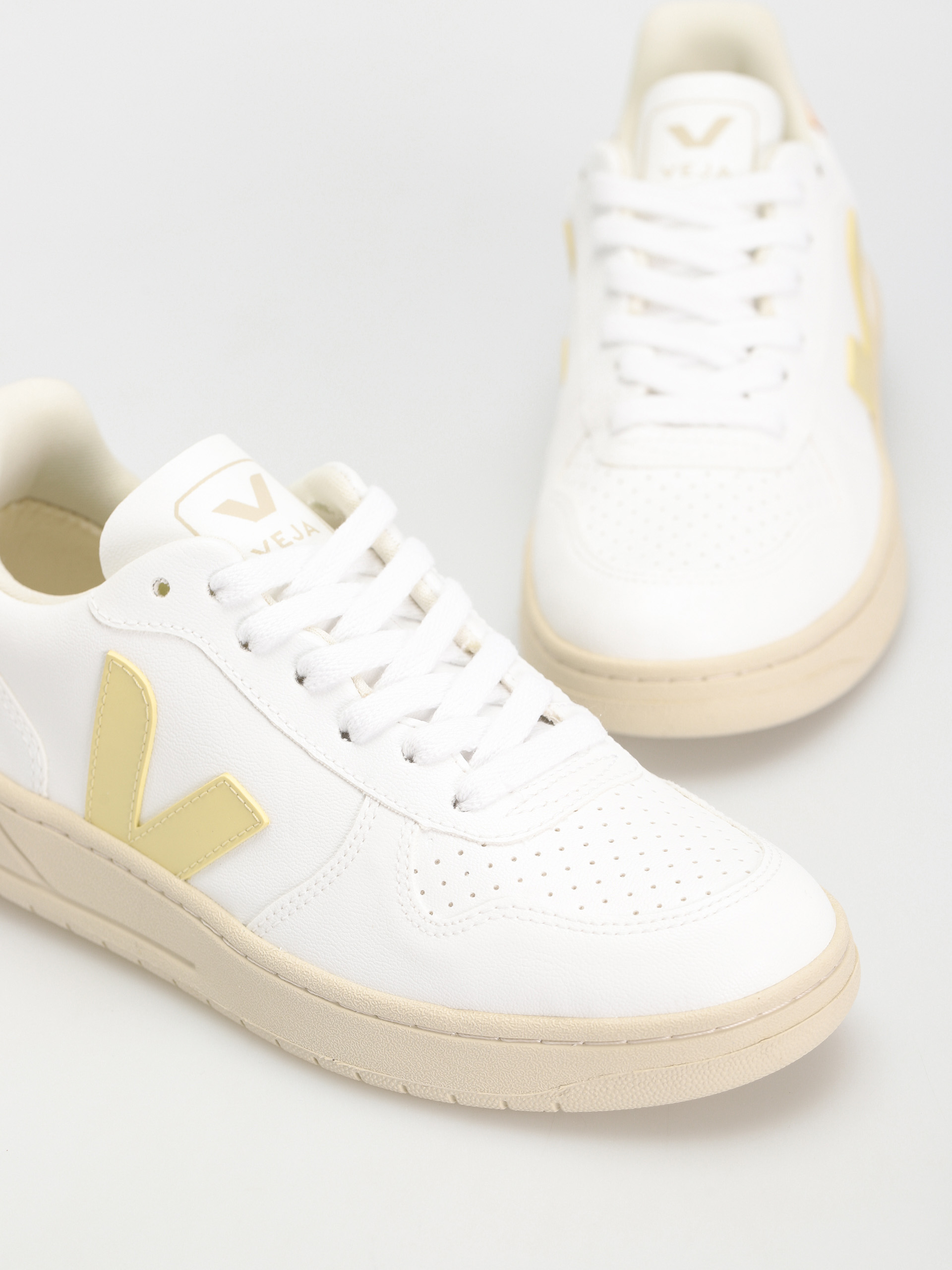 Veja V-10 Cipők Wmn (white sun peach)