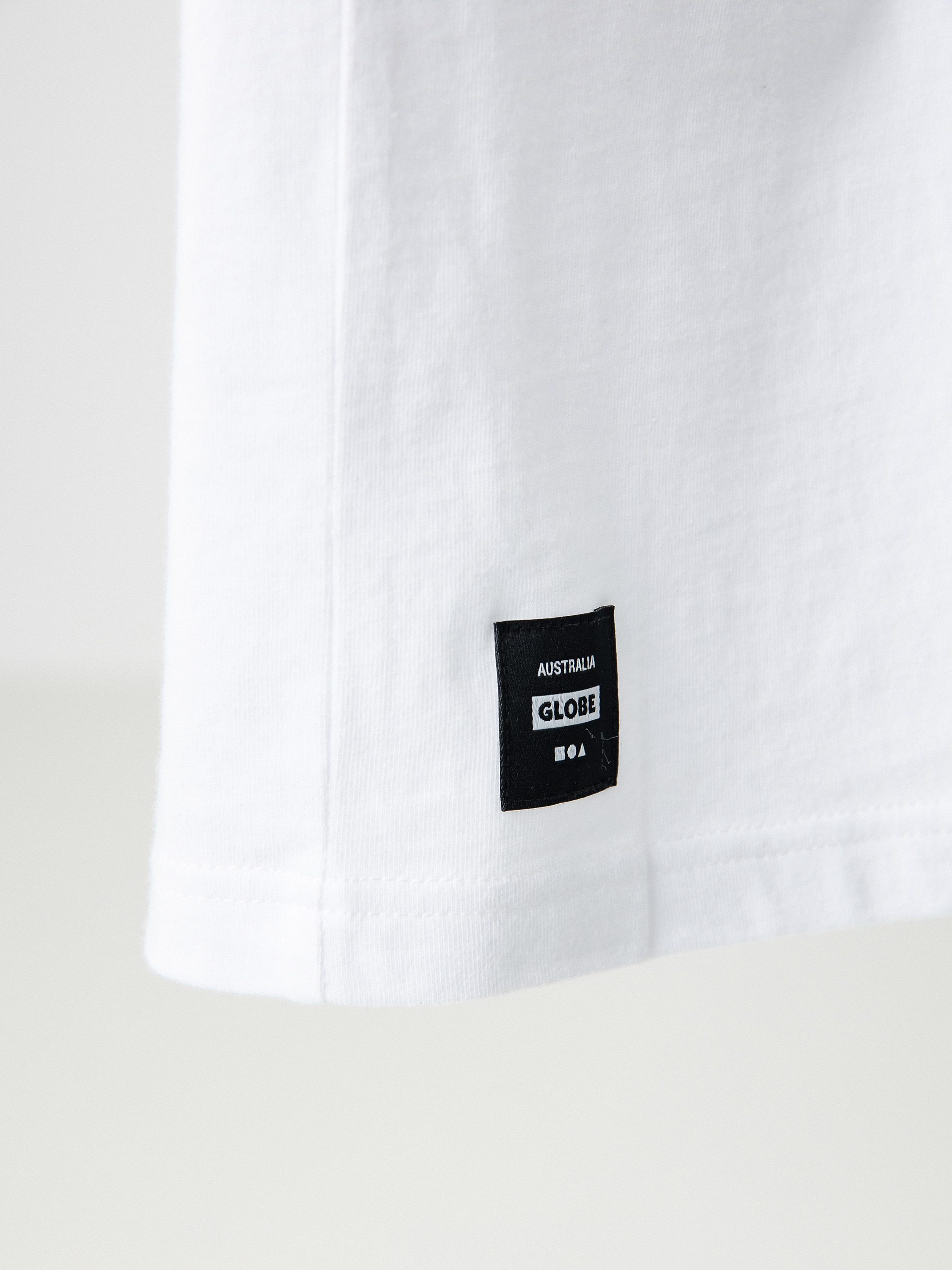 Globe Unbalanced póló (white)