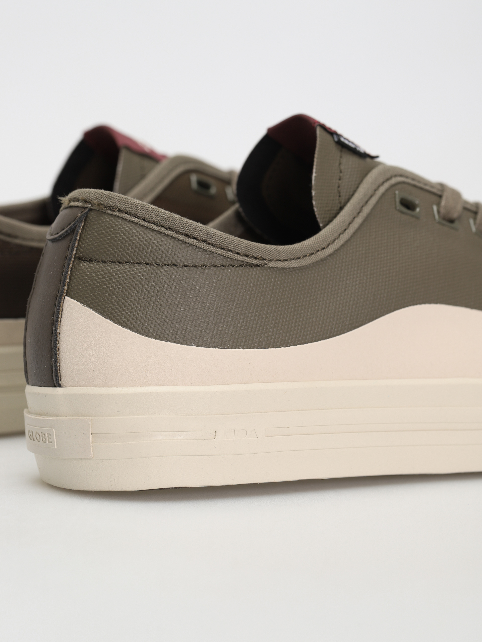 Globe Gillette Cipők (olive cream)