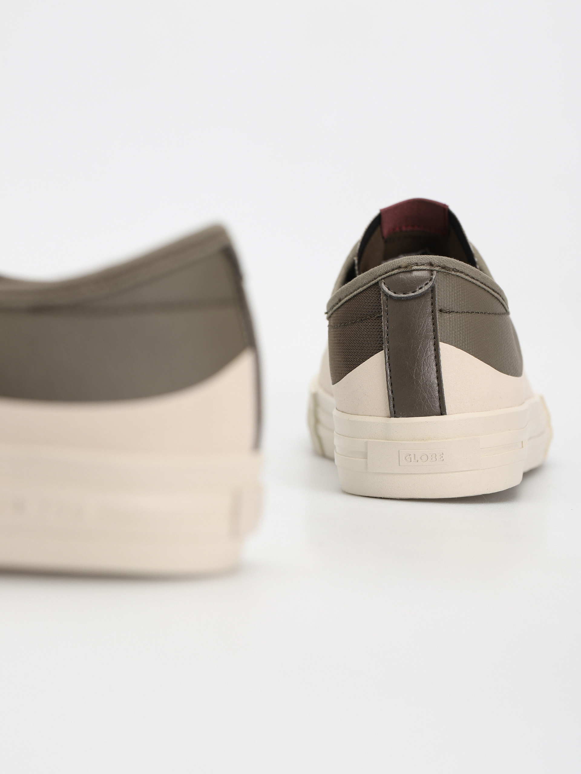 Globe Gillette Cipők (olive cream)