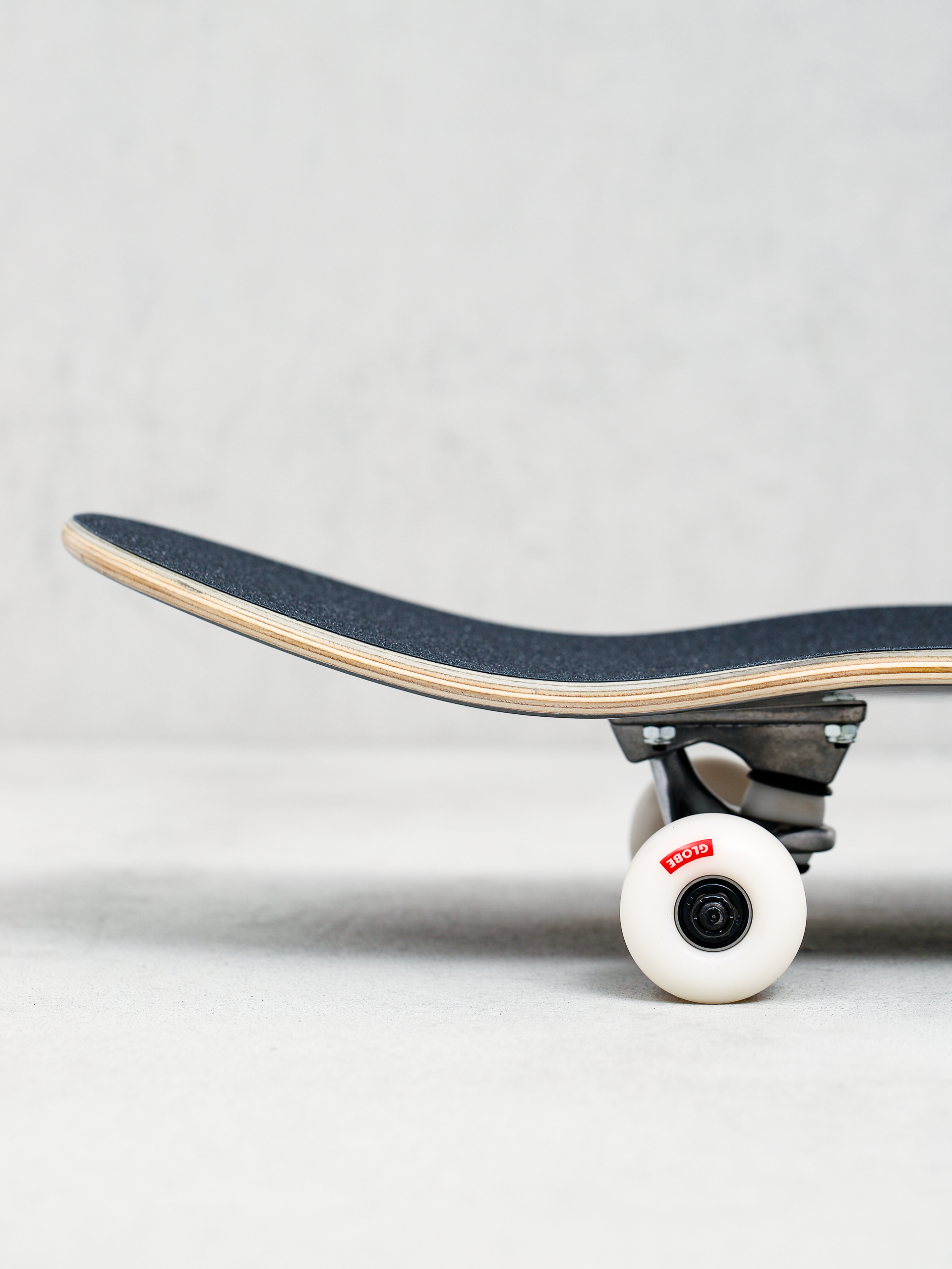 Globe Goodstock Komplett gördeszka (gunmetal)