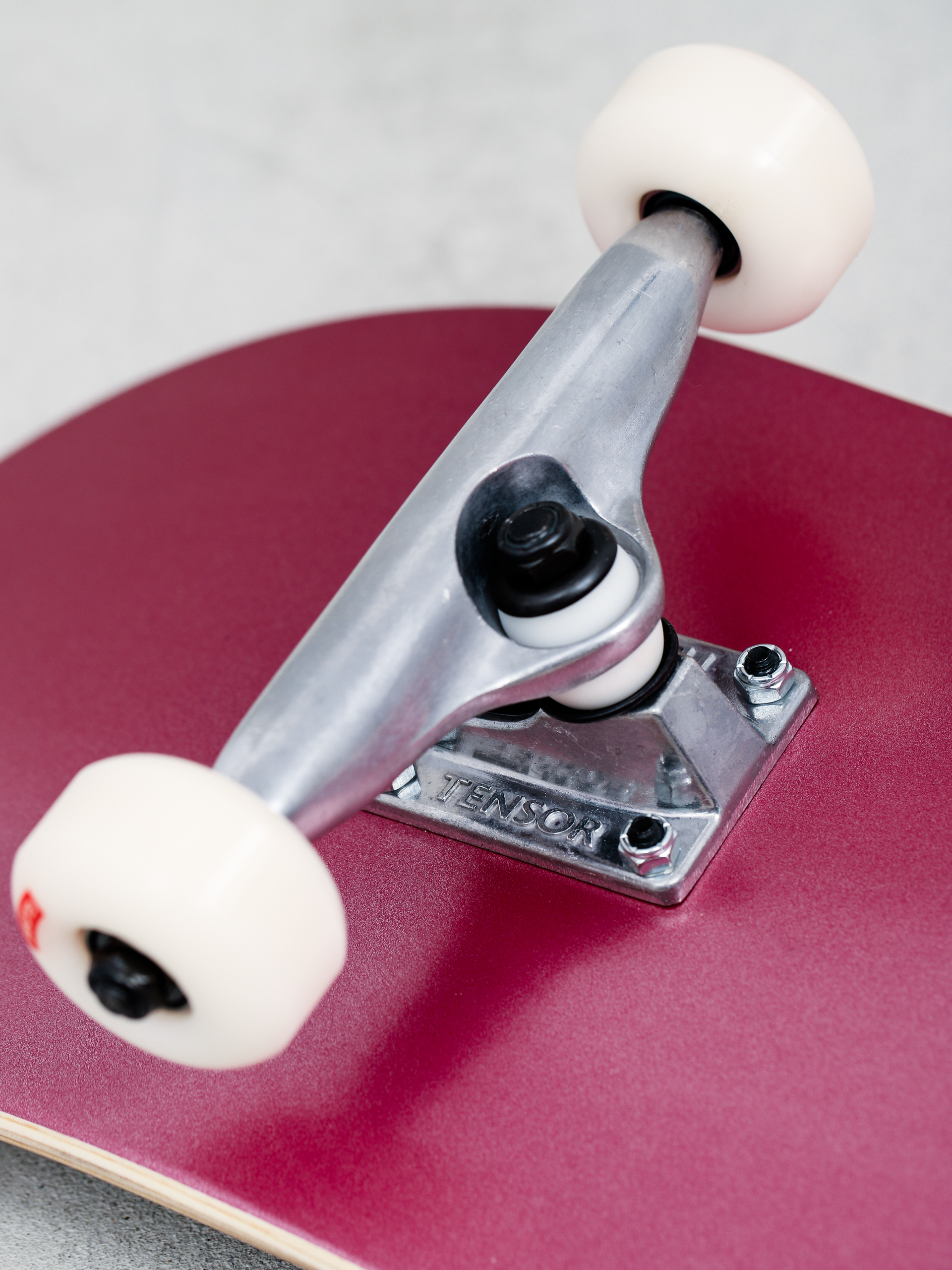 Globe Goodstock Komplett gördeszka (ruby)