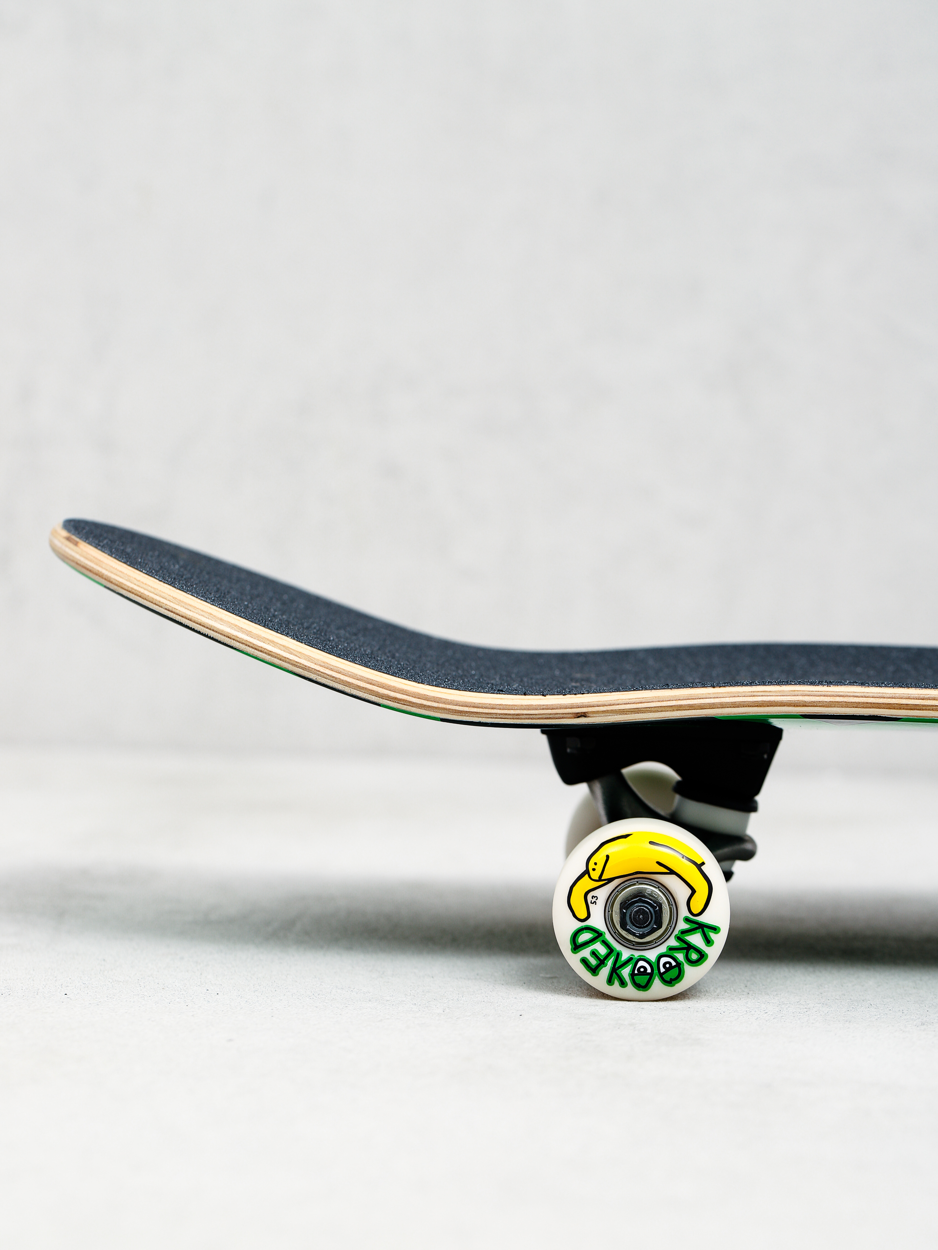 Krooked Tm Big Eyes Komplett gördeszka (green/black)