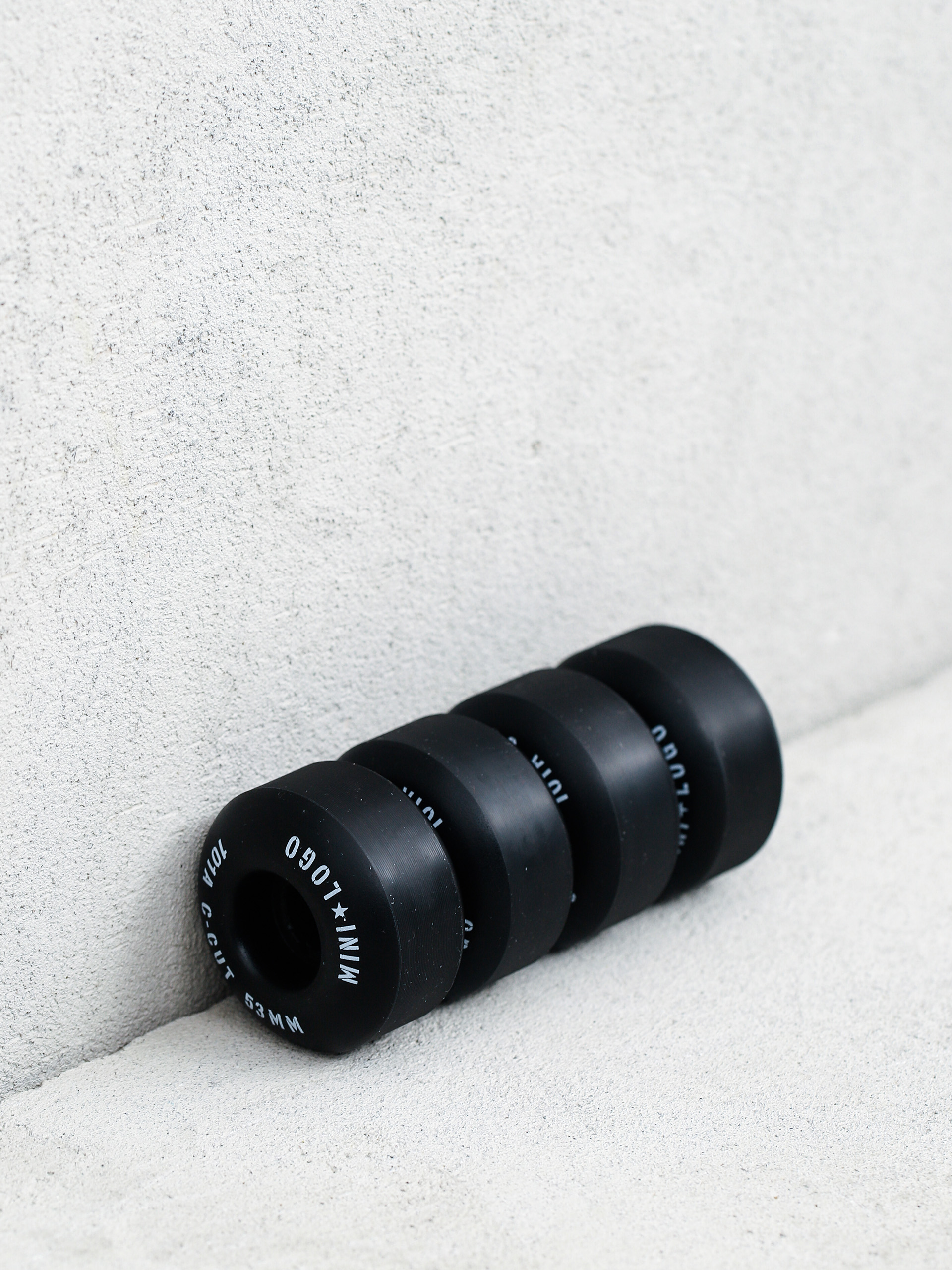 Minilogo C Cut 101A Gördeszka kerék (black)