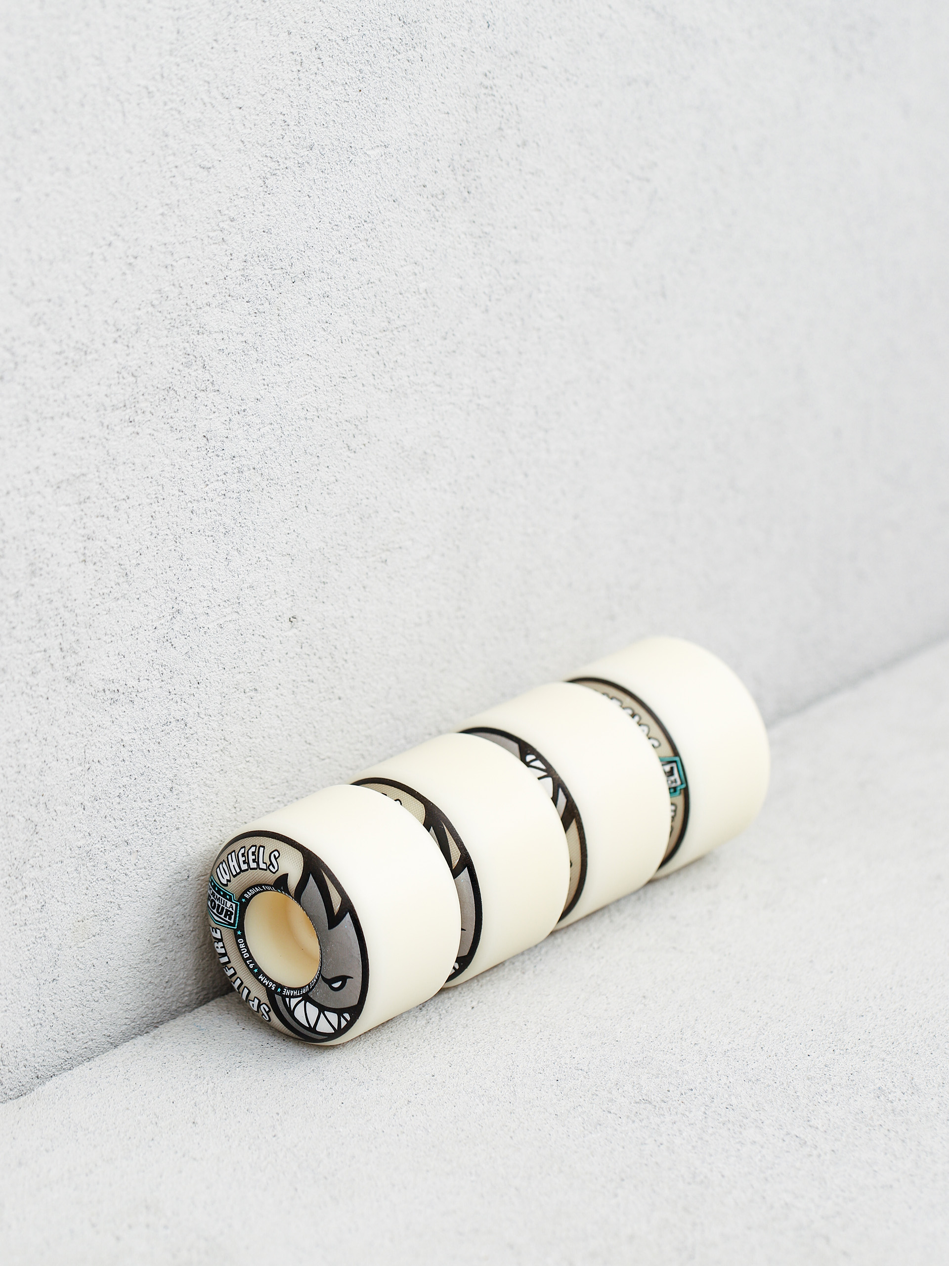 Spitfire F4 97D Radial Full Gördeszka kerék (natural/silver)