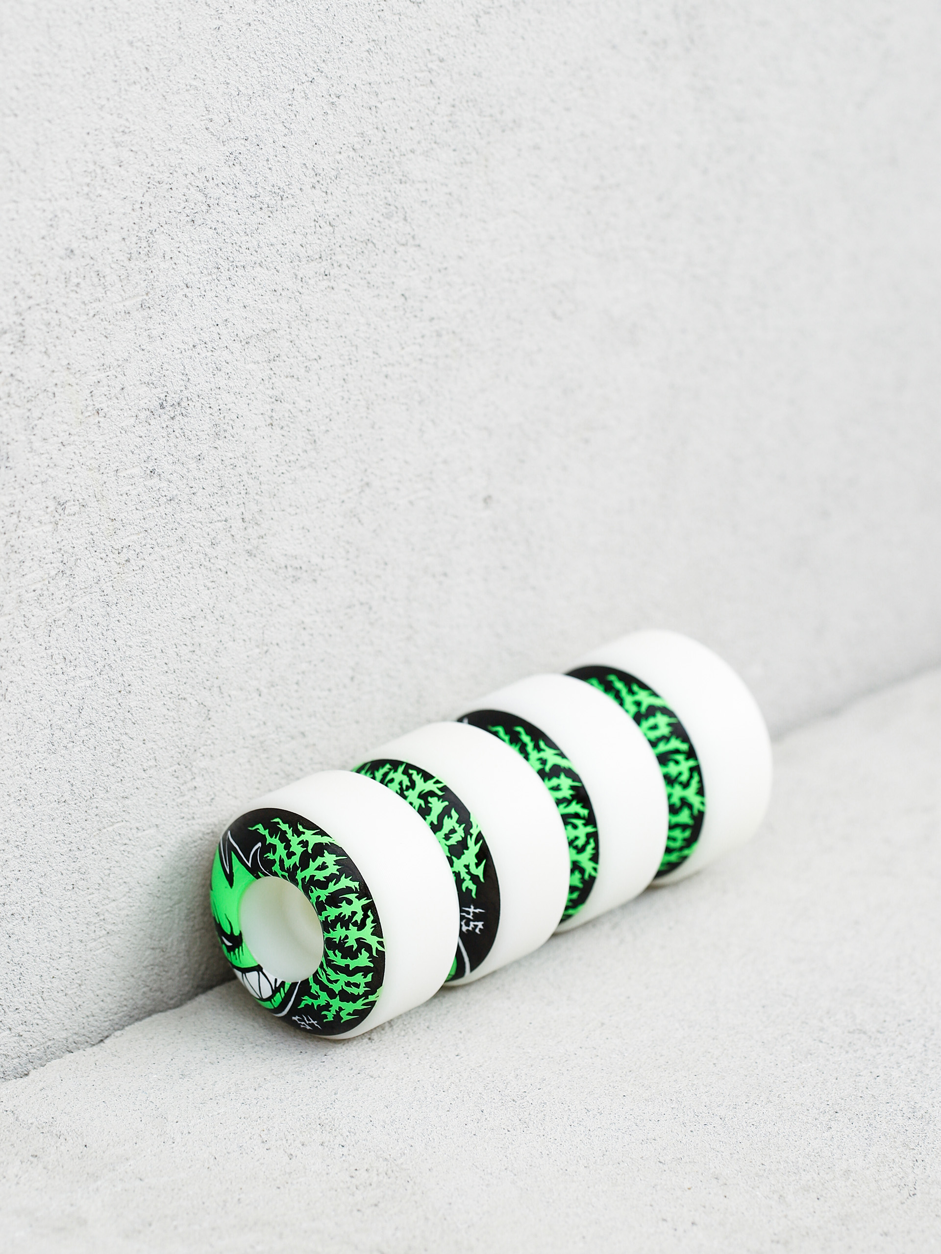 Spitfire F4 99D Deathmask Bighead Gördeszka kerék (white/green)