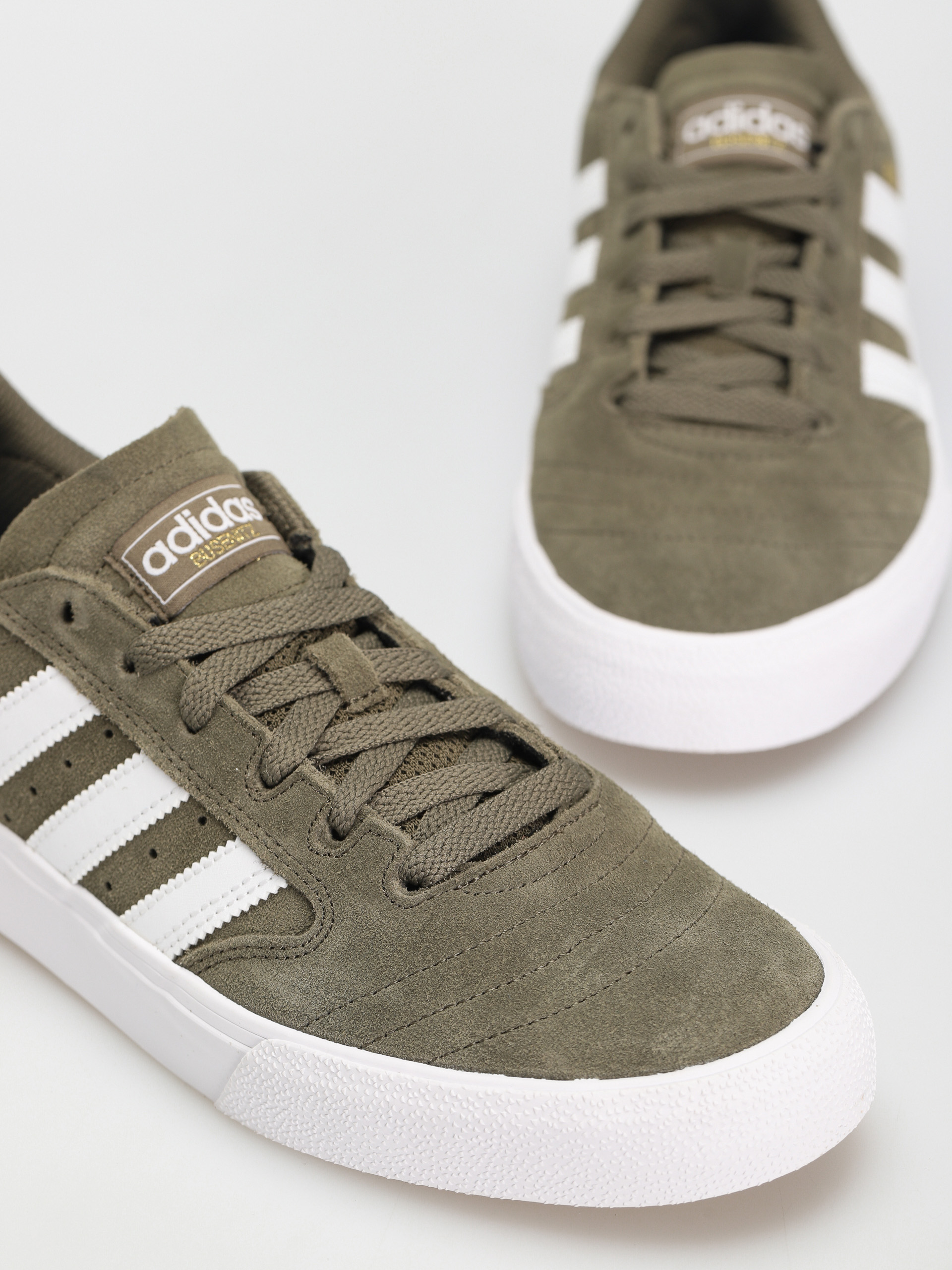 adidas Busenitz Vulc II Cipők (olistr/ftwwht/goldmt)