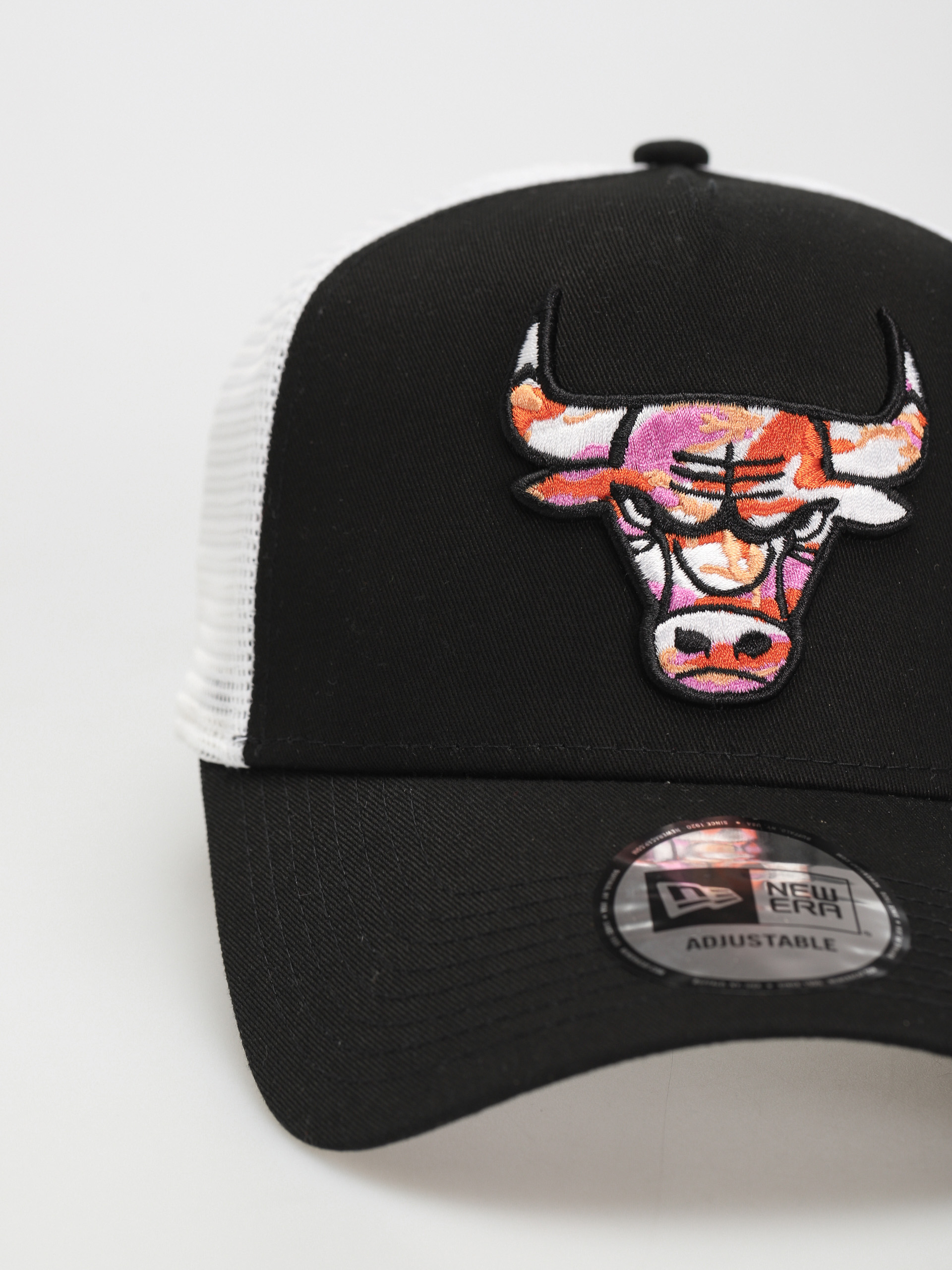 New Era Seasonal Infill Trucker Chicago Bulls Baseball sapka (black)