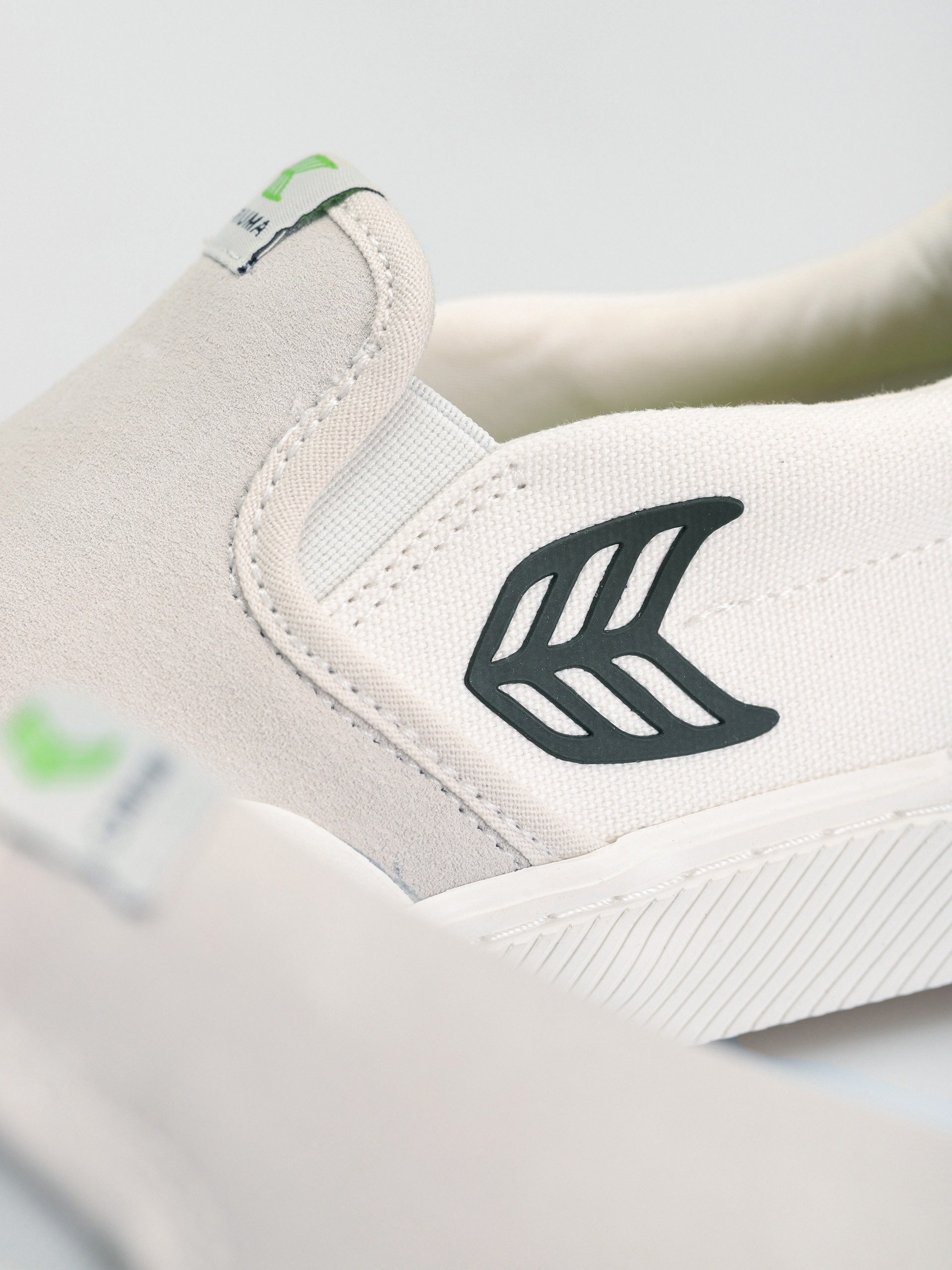 Cariuma Catiba Pro Slip On Cipők (oﬀ white vintage/black)