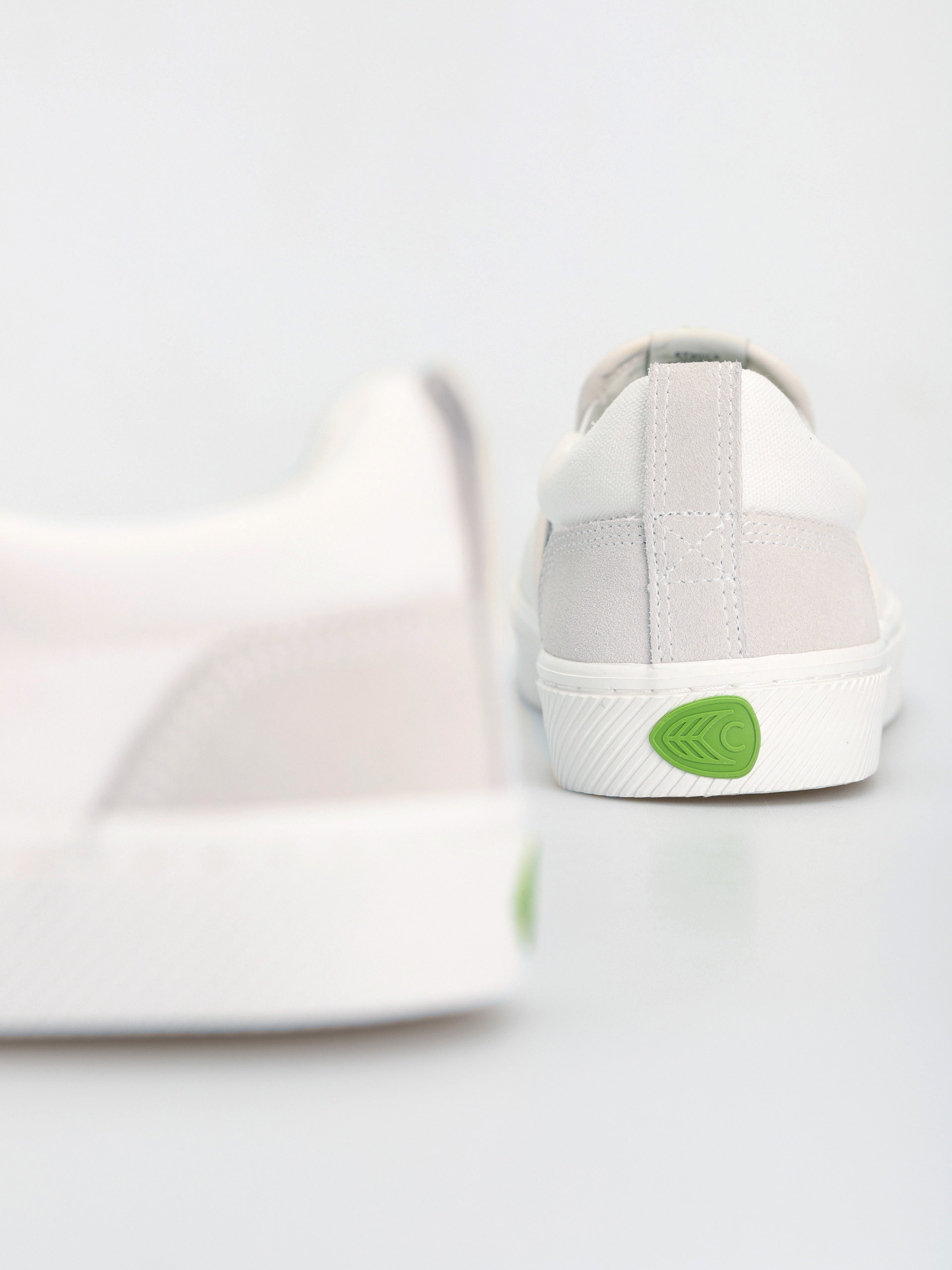 Cariuma Catiba Pro Slip On Cipők (oﬀ white vintage/black)