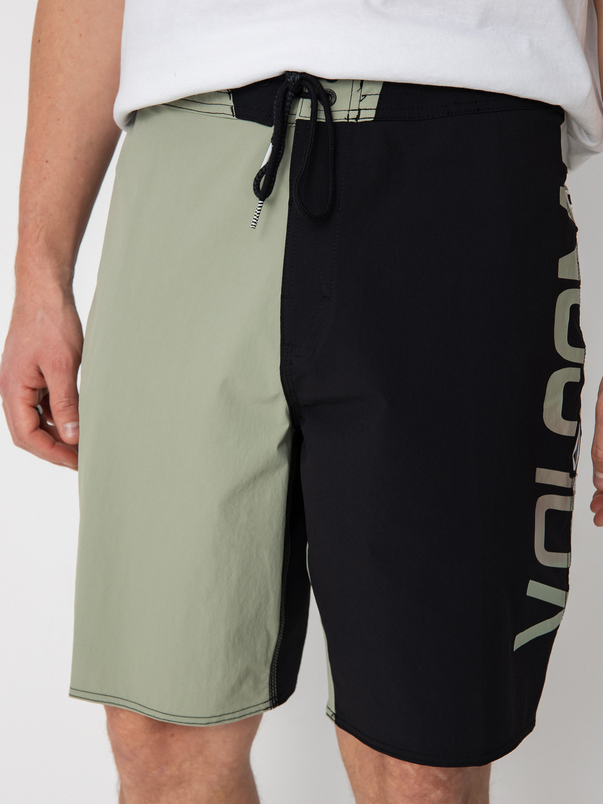 Volcom Surf Vitals Noa Deane 21 Boardshort (black)