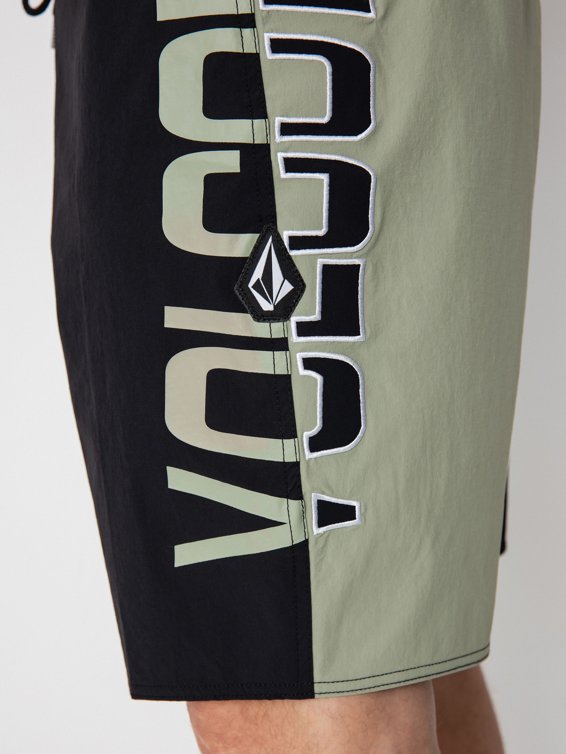 Volcom Surf Vitals Noa Deane 21 Boardshort (black)