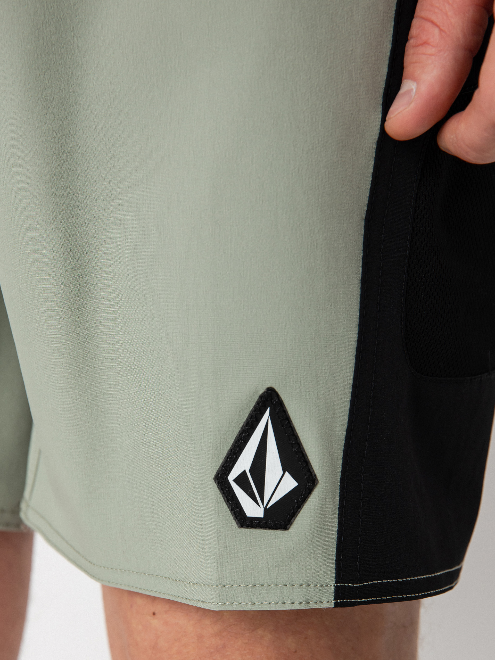 Volcom Surf Vitals Yago Dora 19 Boardshort (seagrass green)