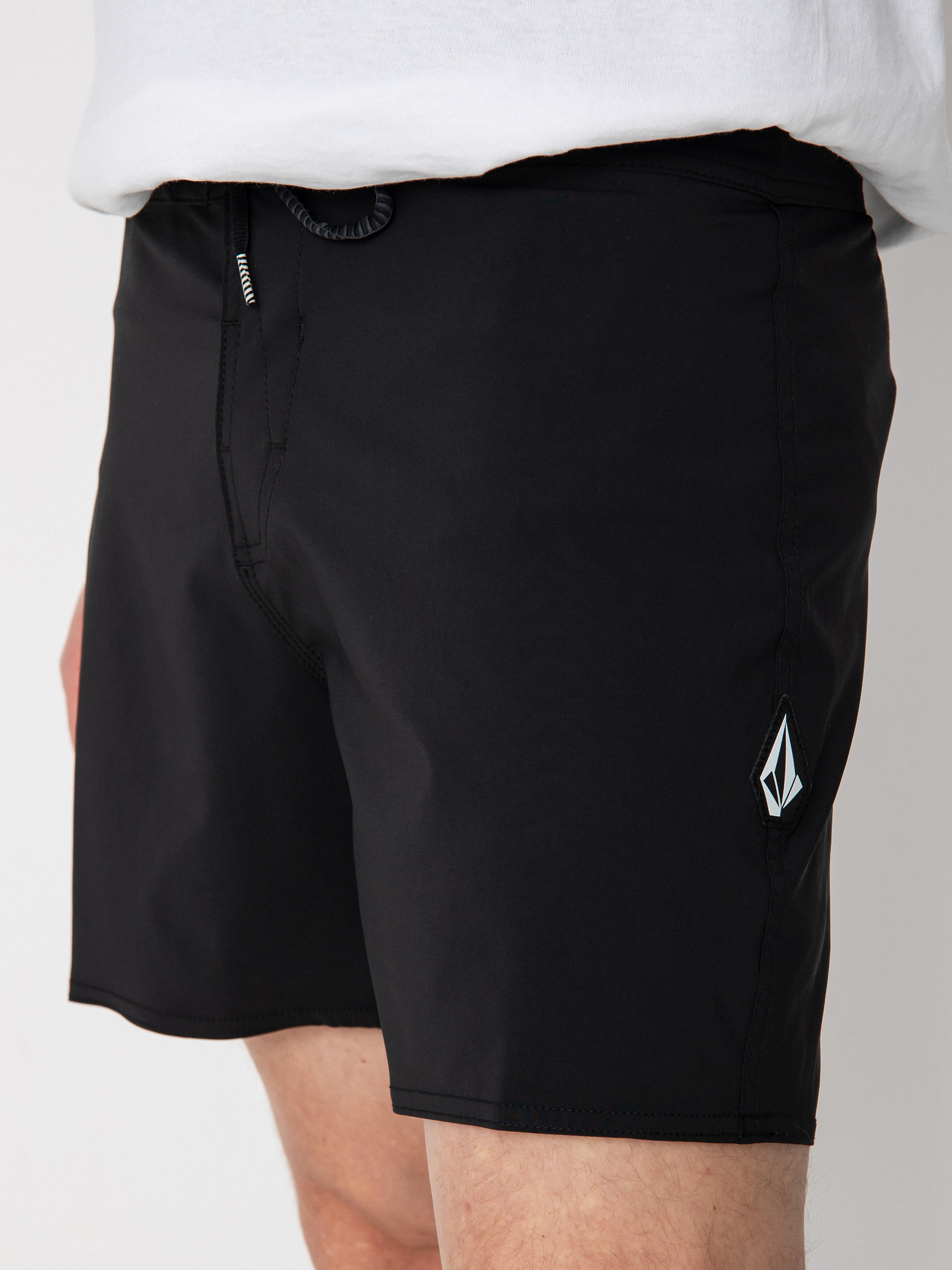 Volcom Lido Solid Mod 16 Boardshort (black)