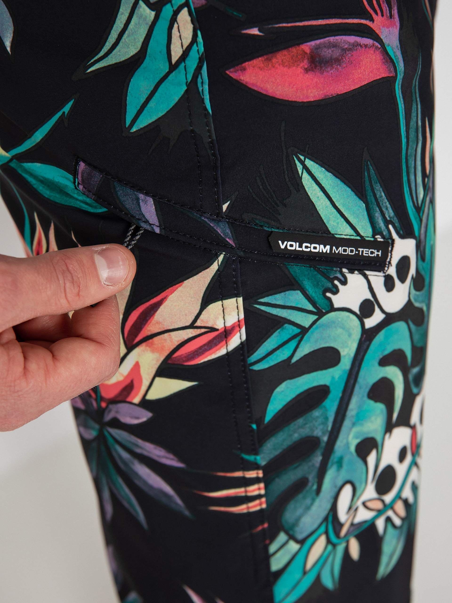 Volcom V Ent Pepper Mod 19 Boardshort (black)