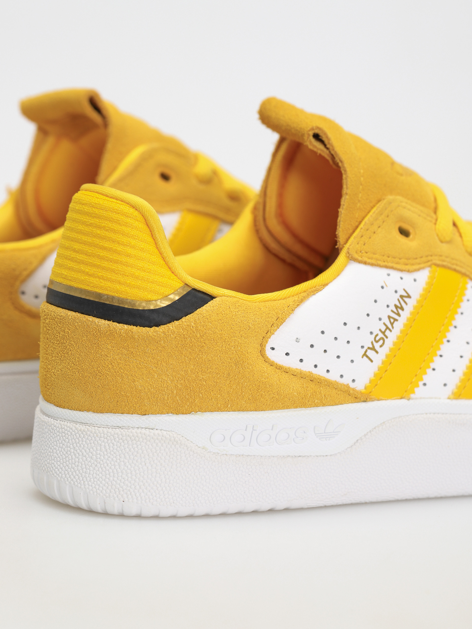 adidas Tyshawn Low Cipők (bogold/ftwwht/cblack)