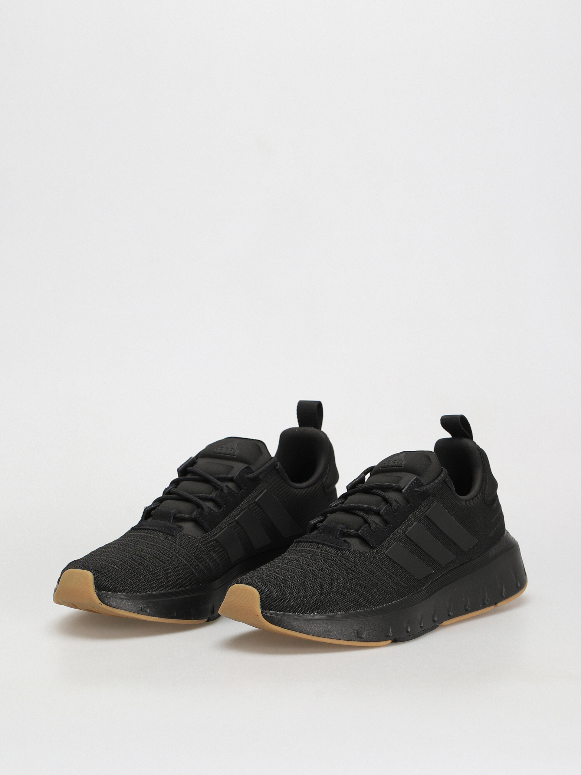 adidas Swift Run 23 Cipők (cblack/cblack/gum3)