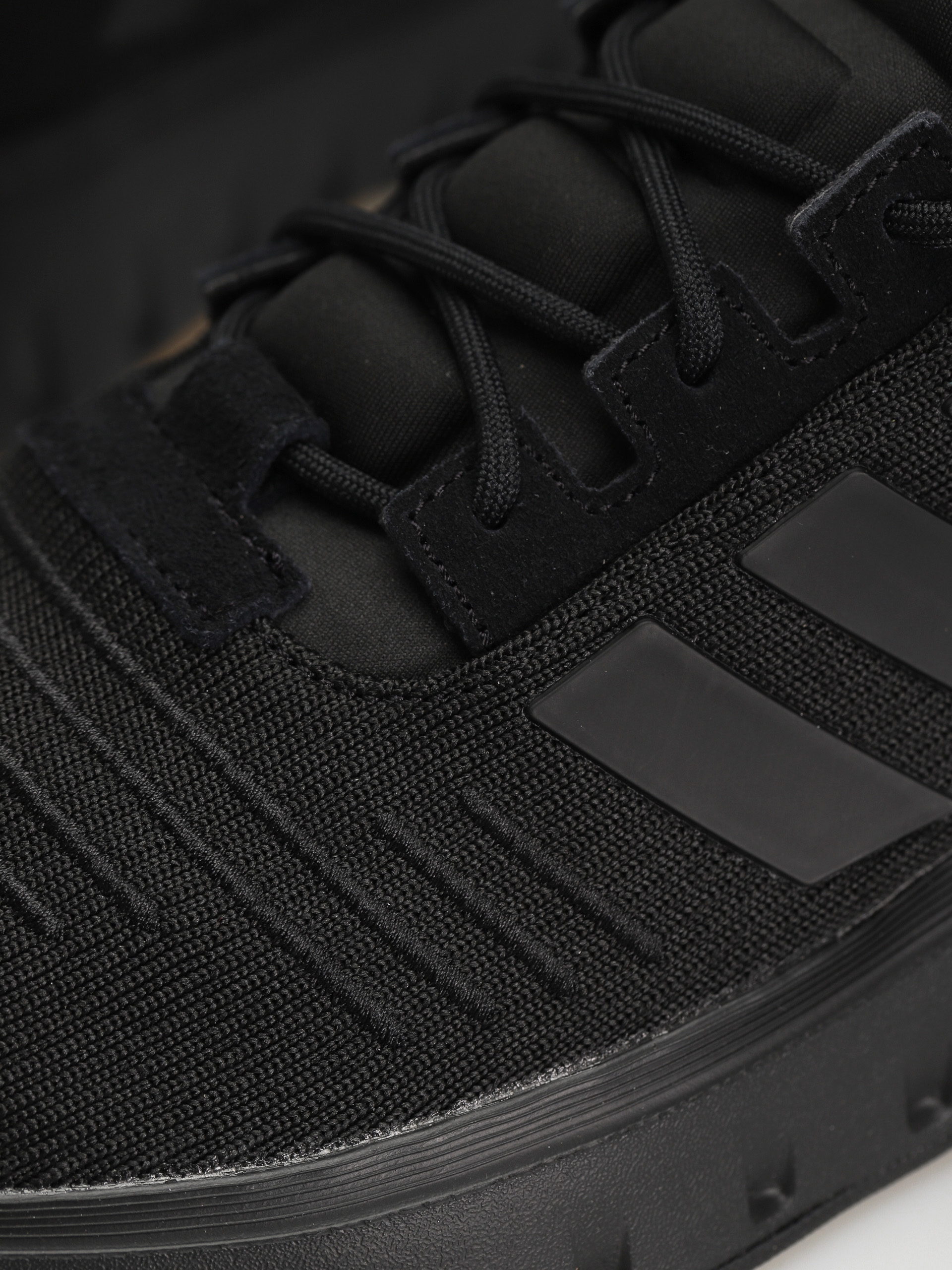 adidas Swift Run 23 Cipők (cblack/cblack/gum3)