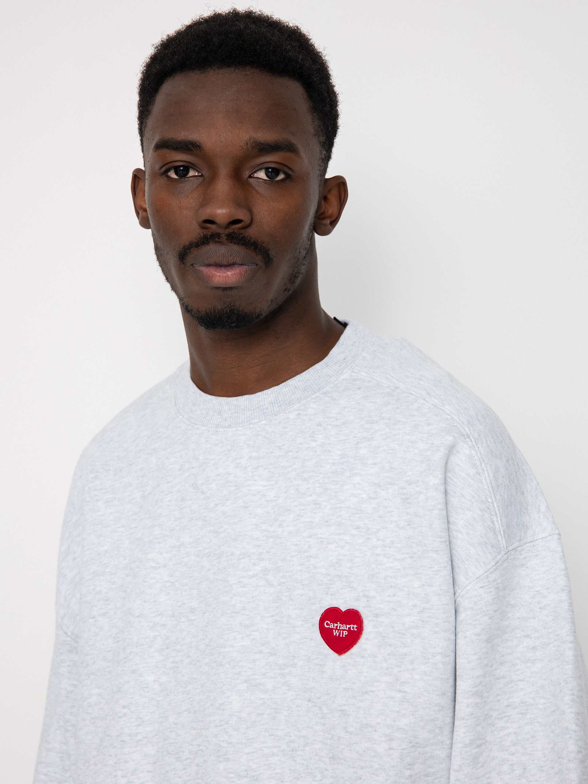 Carhartt WIP Heart Patch Pulóver (ash heather)