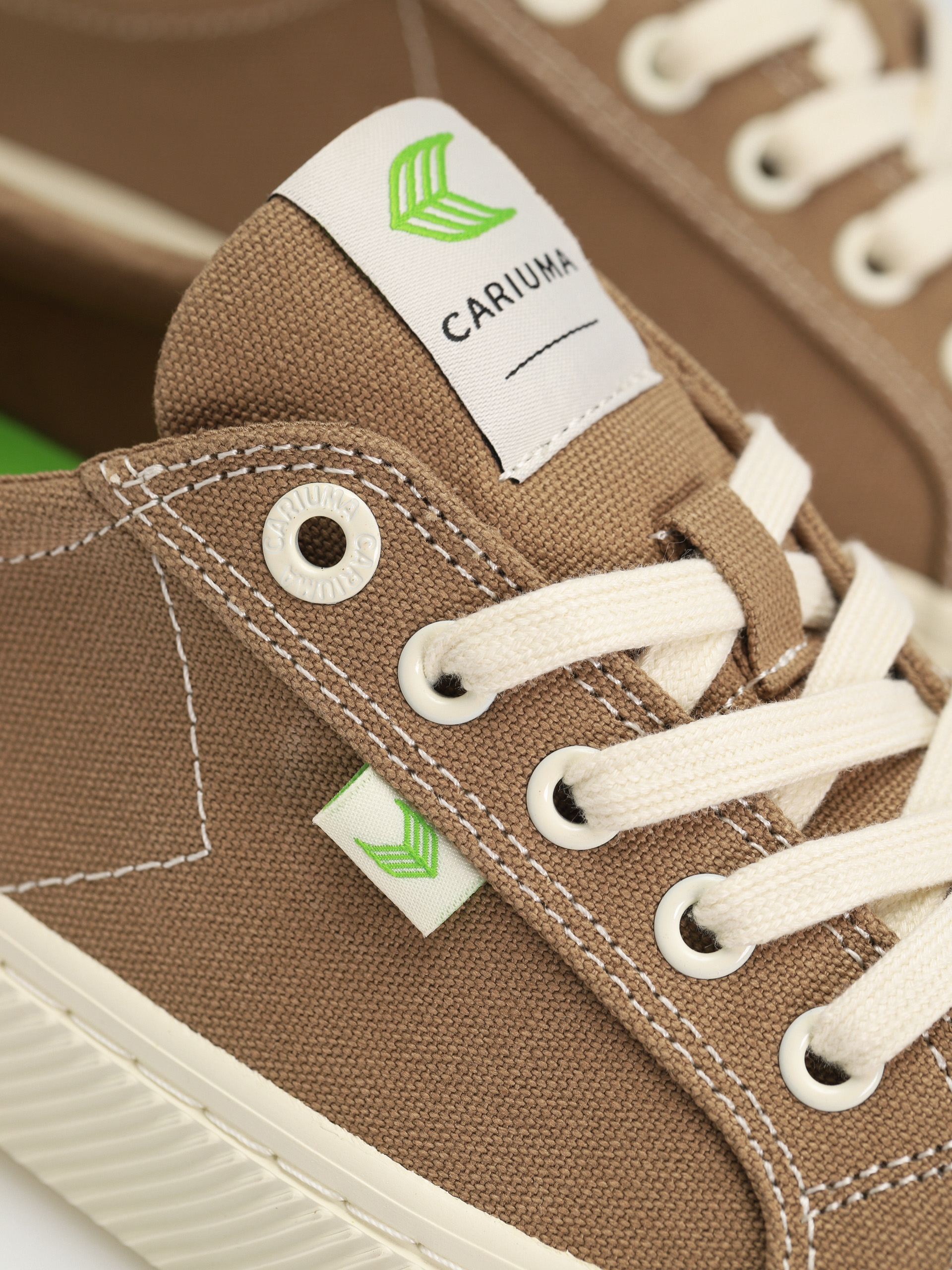 Cariuma Oca Low Cipők (burnt sand)
