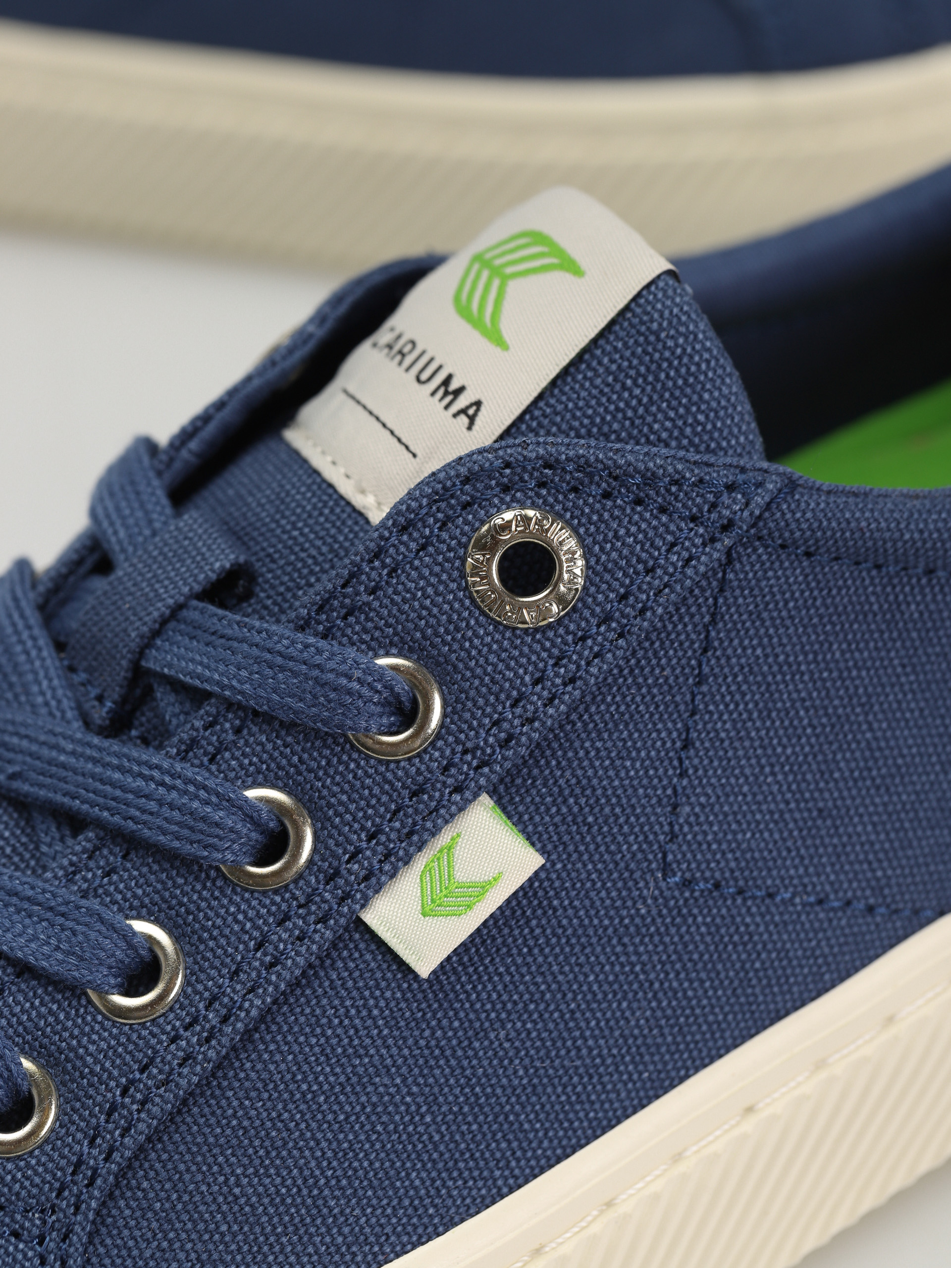 Cariuma Oca Low Cipők (shadow blue)