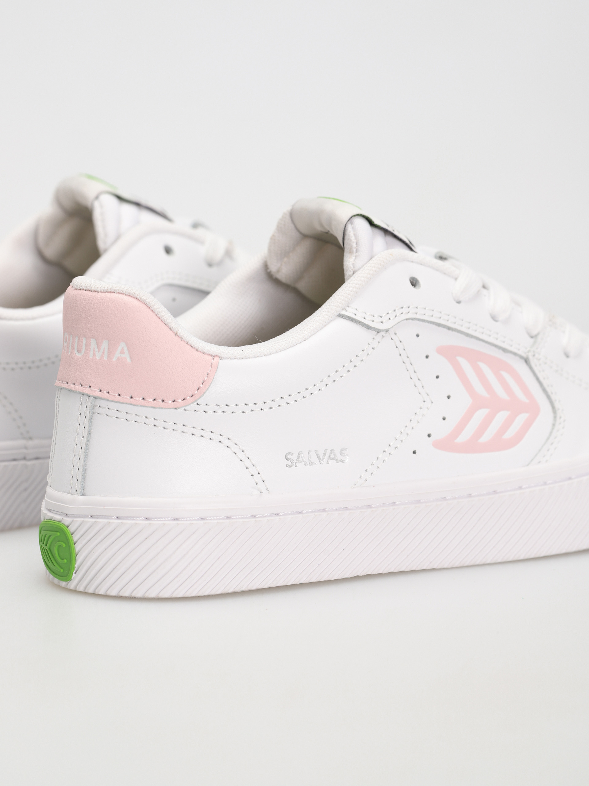 Cariuma Salvas Cipők (white rose)