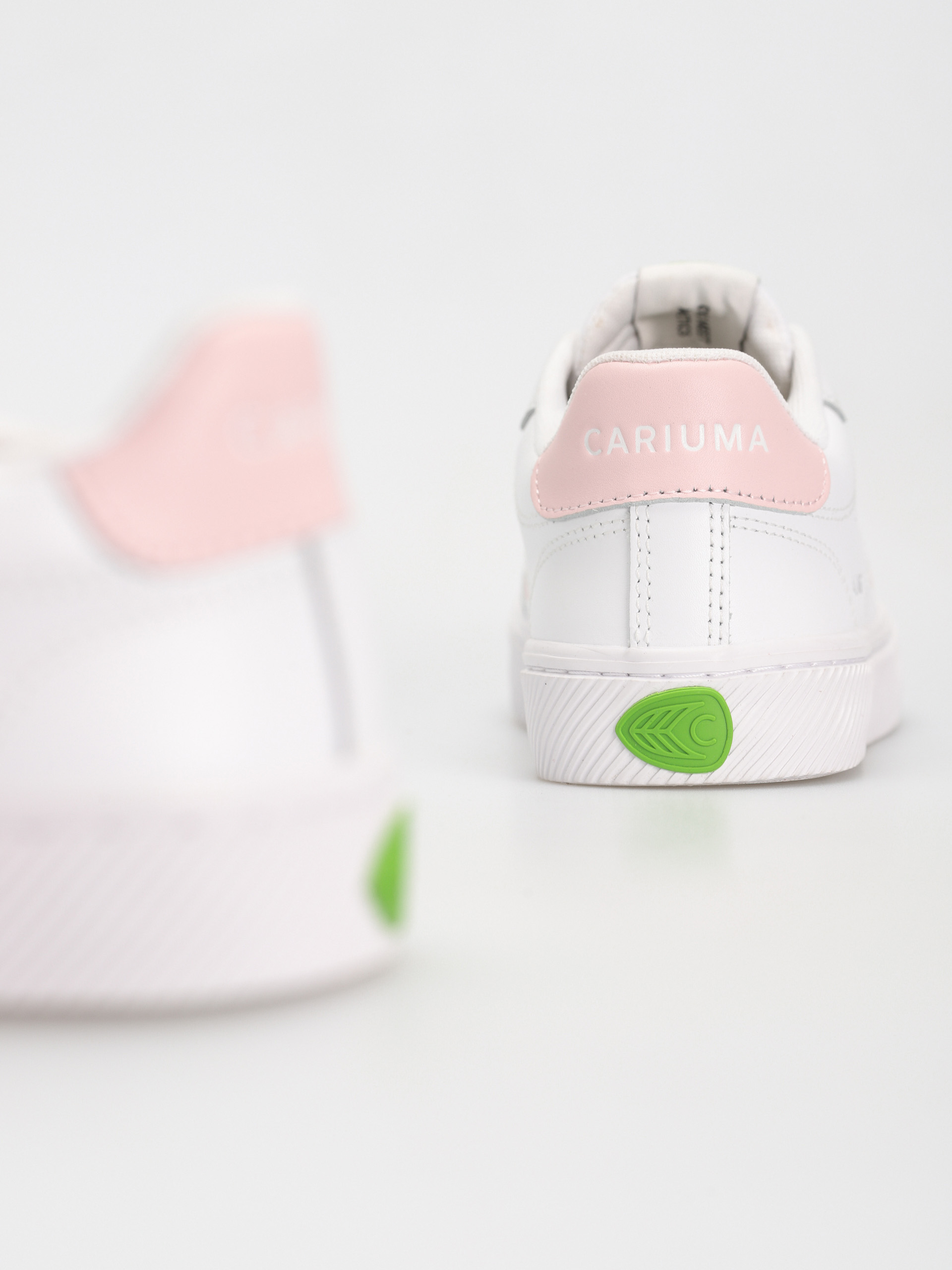 Cariuma Salvas Cipők (white rose)