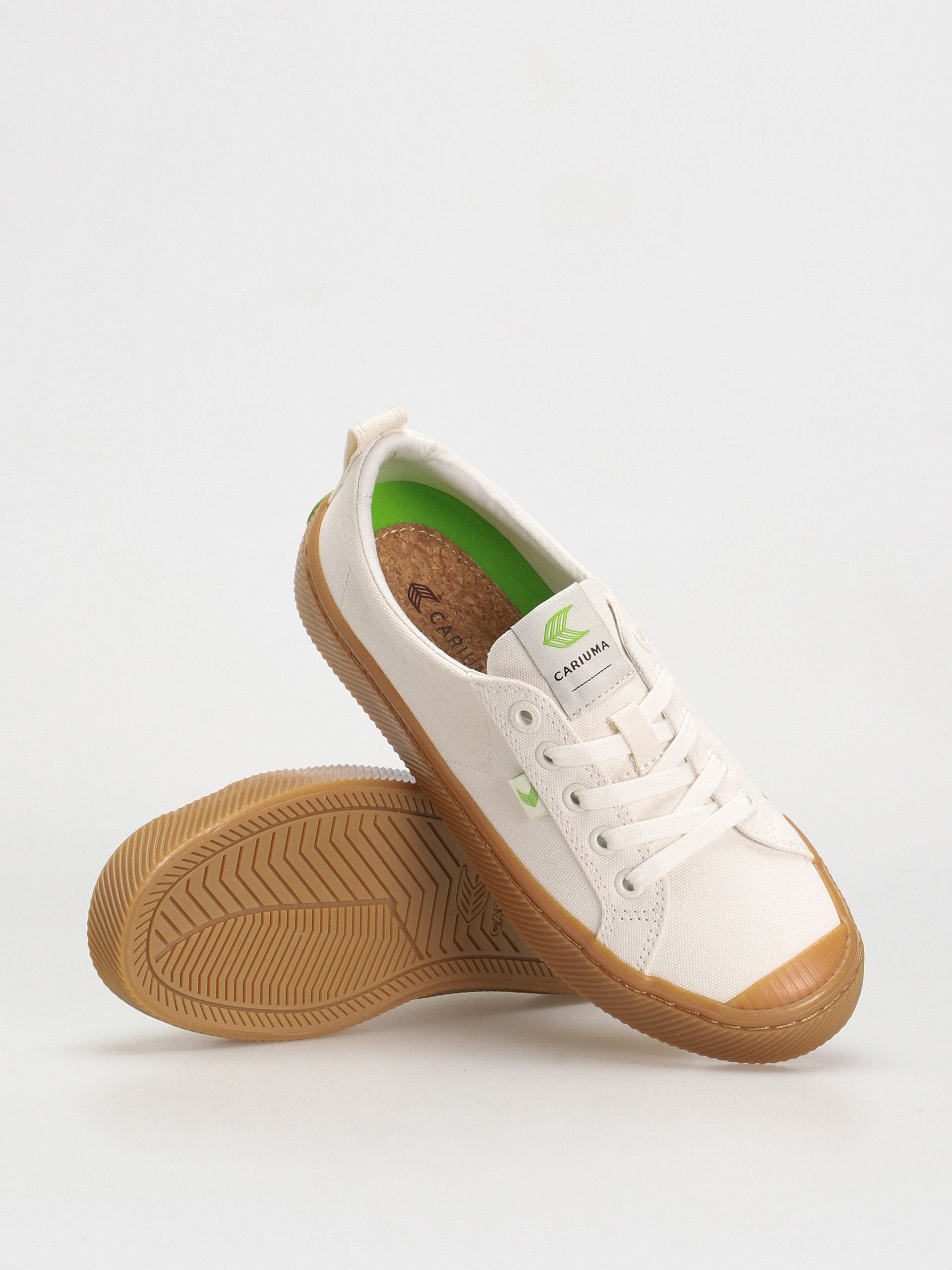 Cariuma Oca Low Cipők (gum off white)