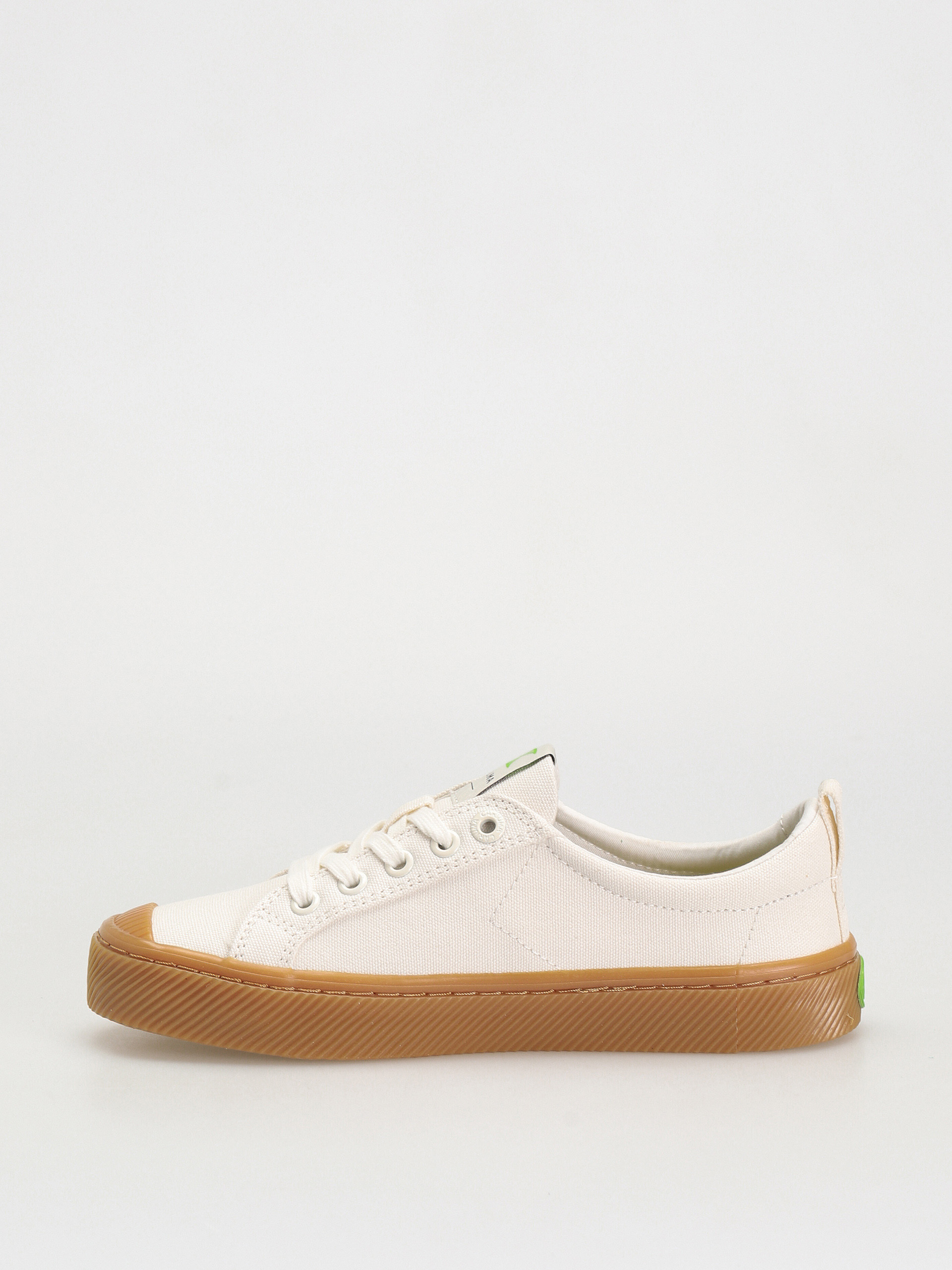 Cariuma Oca Low Cipők (gum off white)