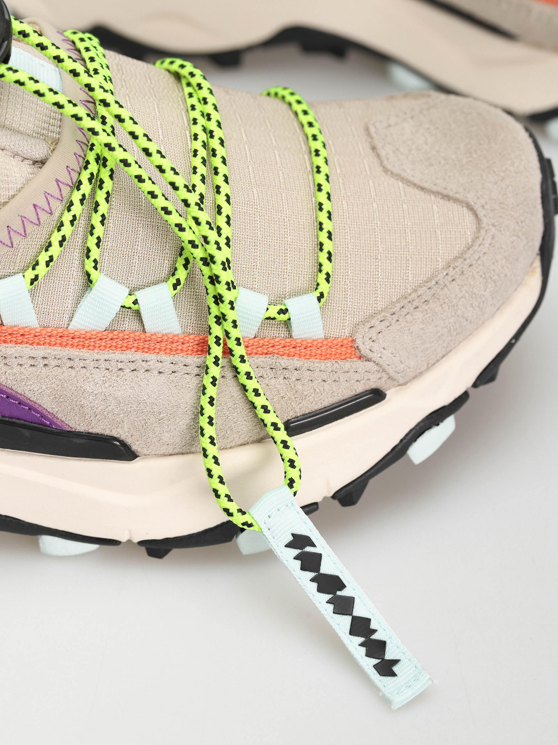 The North Face Vectiv Taraval Tech Cipők Wmn (sandstone/gardenia white)