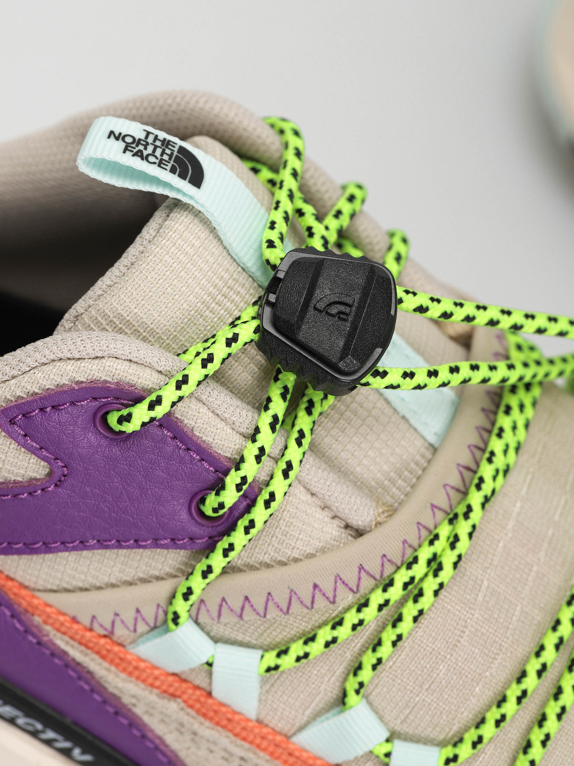 The North Face Vectiv Taraval Tech Cipők Wmn (sandstone/gardenia white)