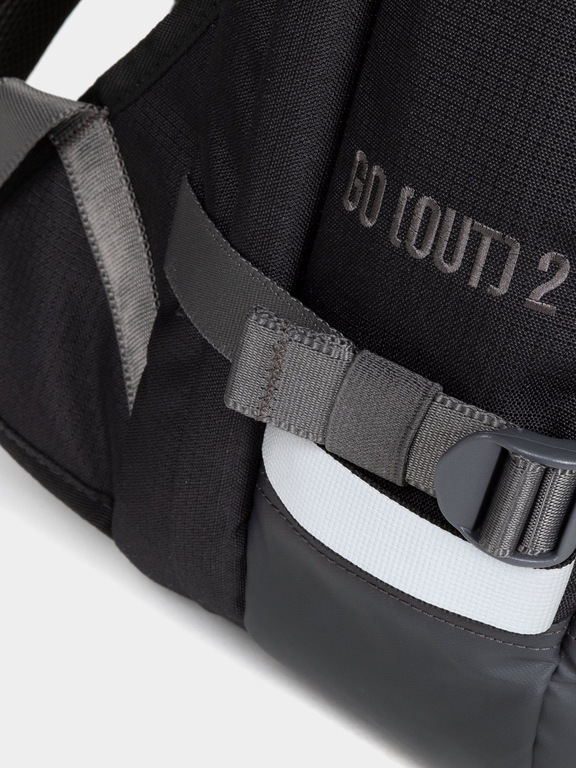 Eastpak Out Safepack Hátizsák (out black)