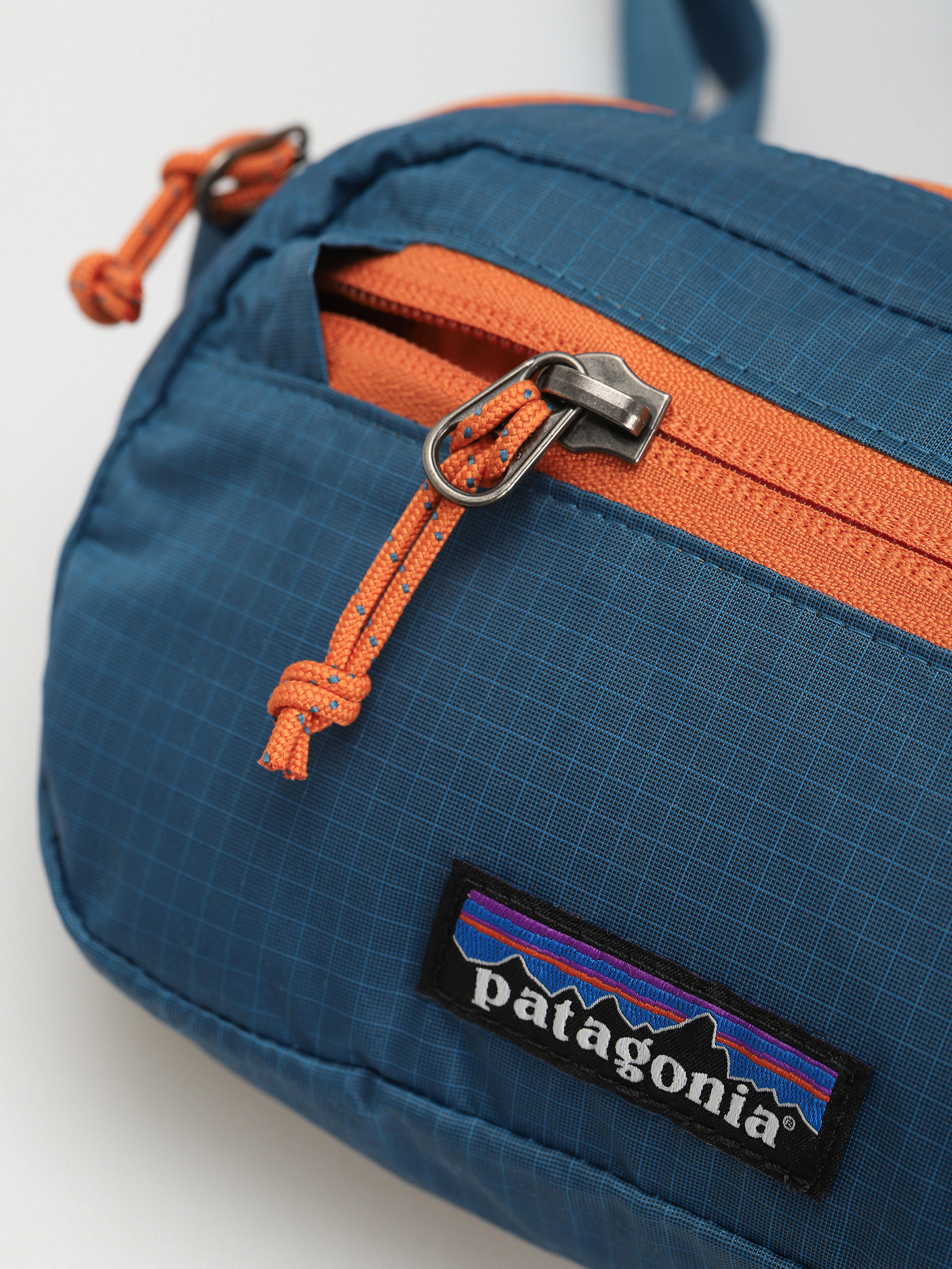 Patagonia Ultralight Black Hole Mini Hip Pack Övtáska (wavy blue)