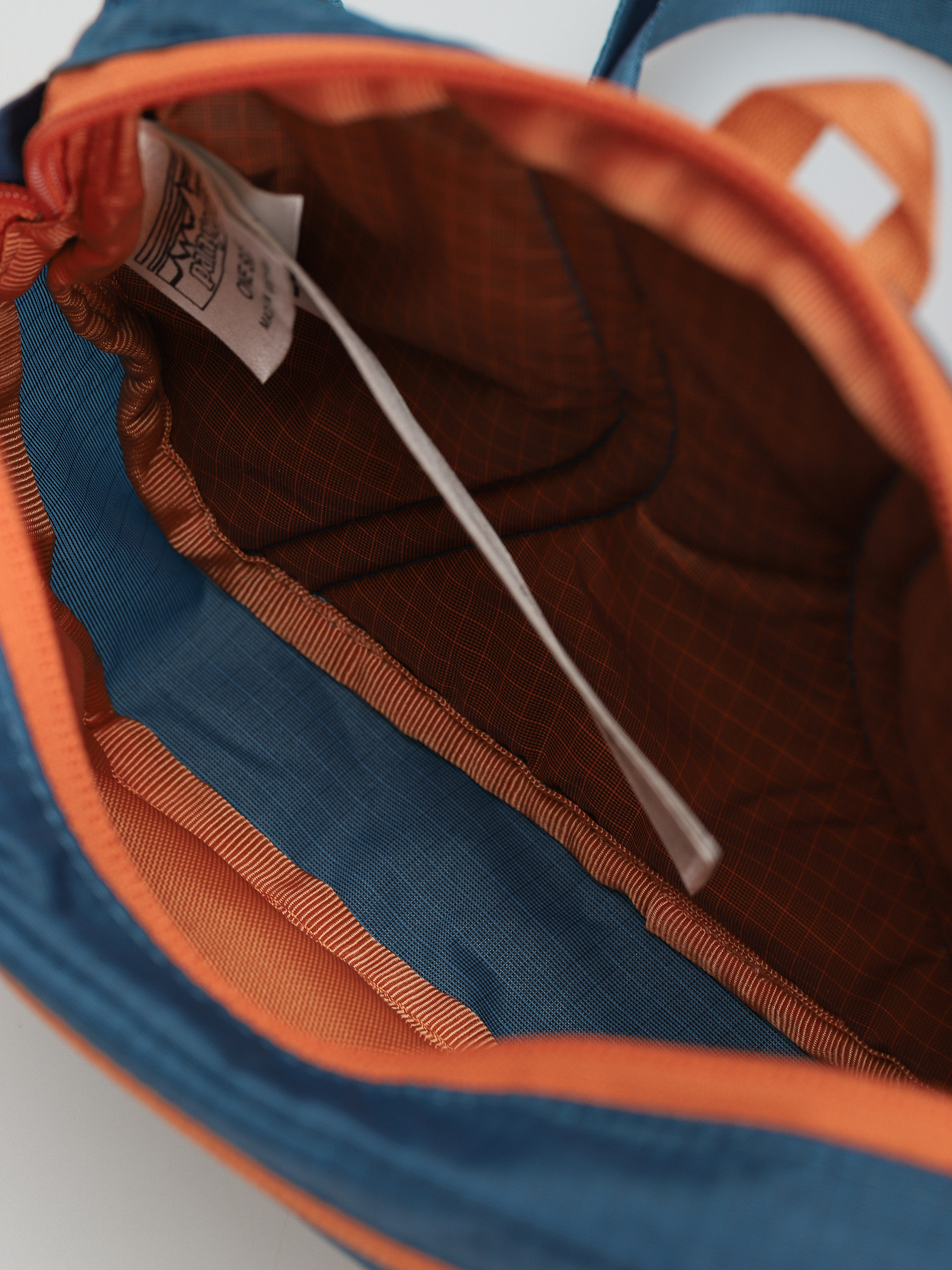 Patagonia Ultralight Black Hole Mini Hip Pack Övtáska (wavy blue)