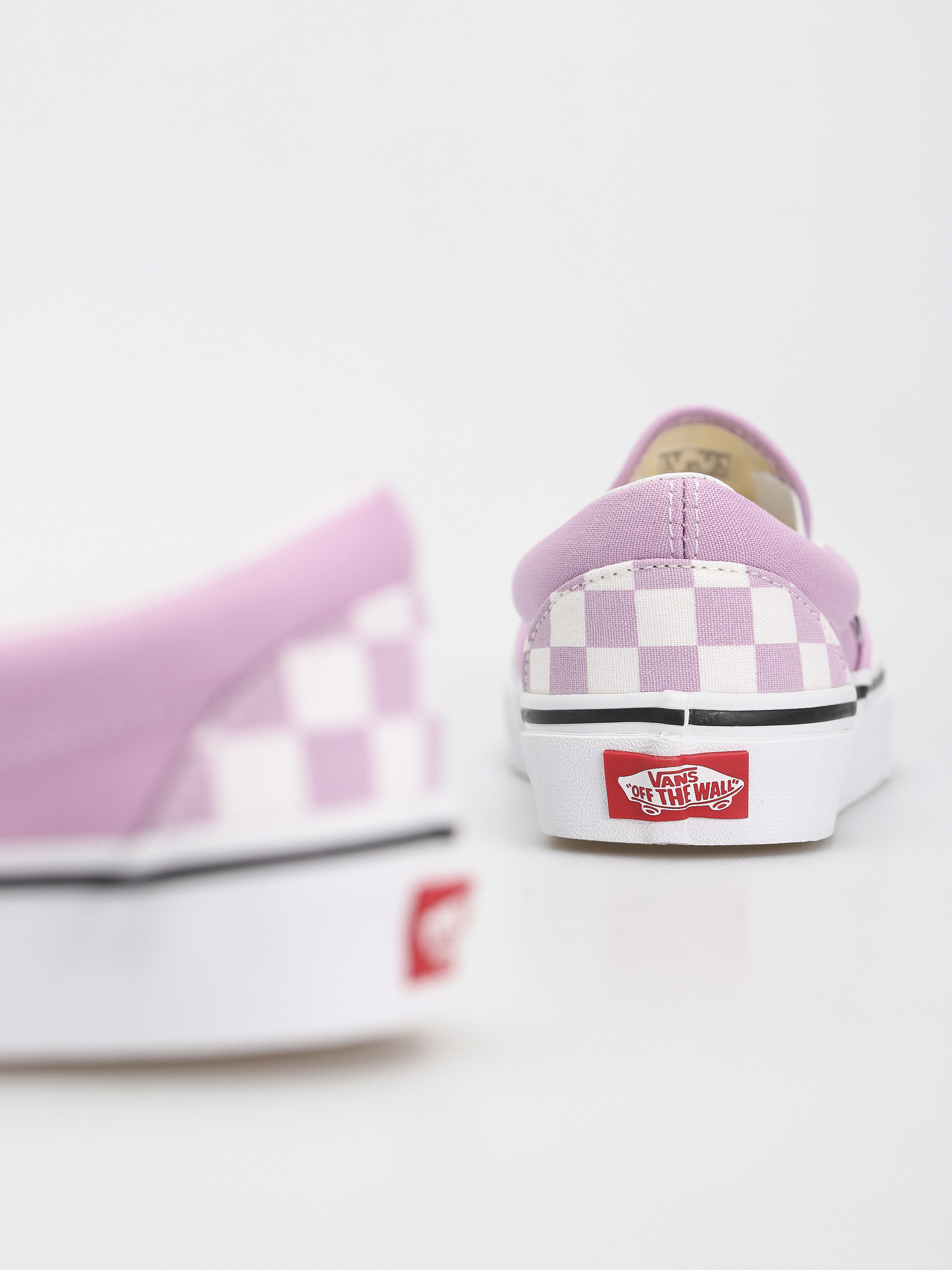 Vans Classic Slip On Cipők (color theory checkerboard lupine)