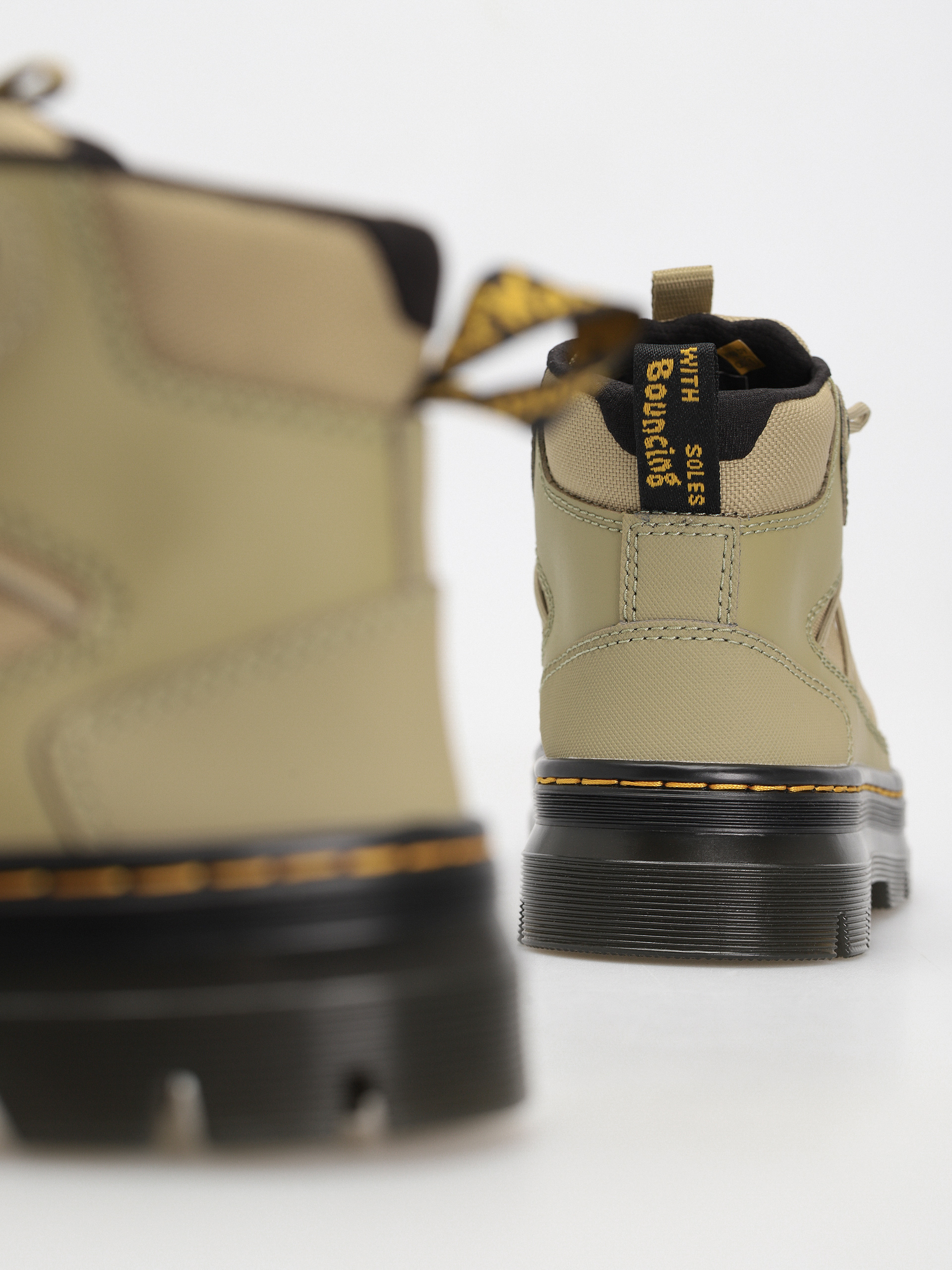 Dr. Martens Buwick Cipők Wmn (pale olive)