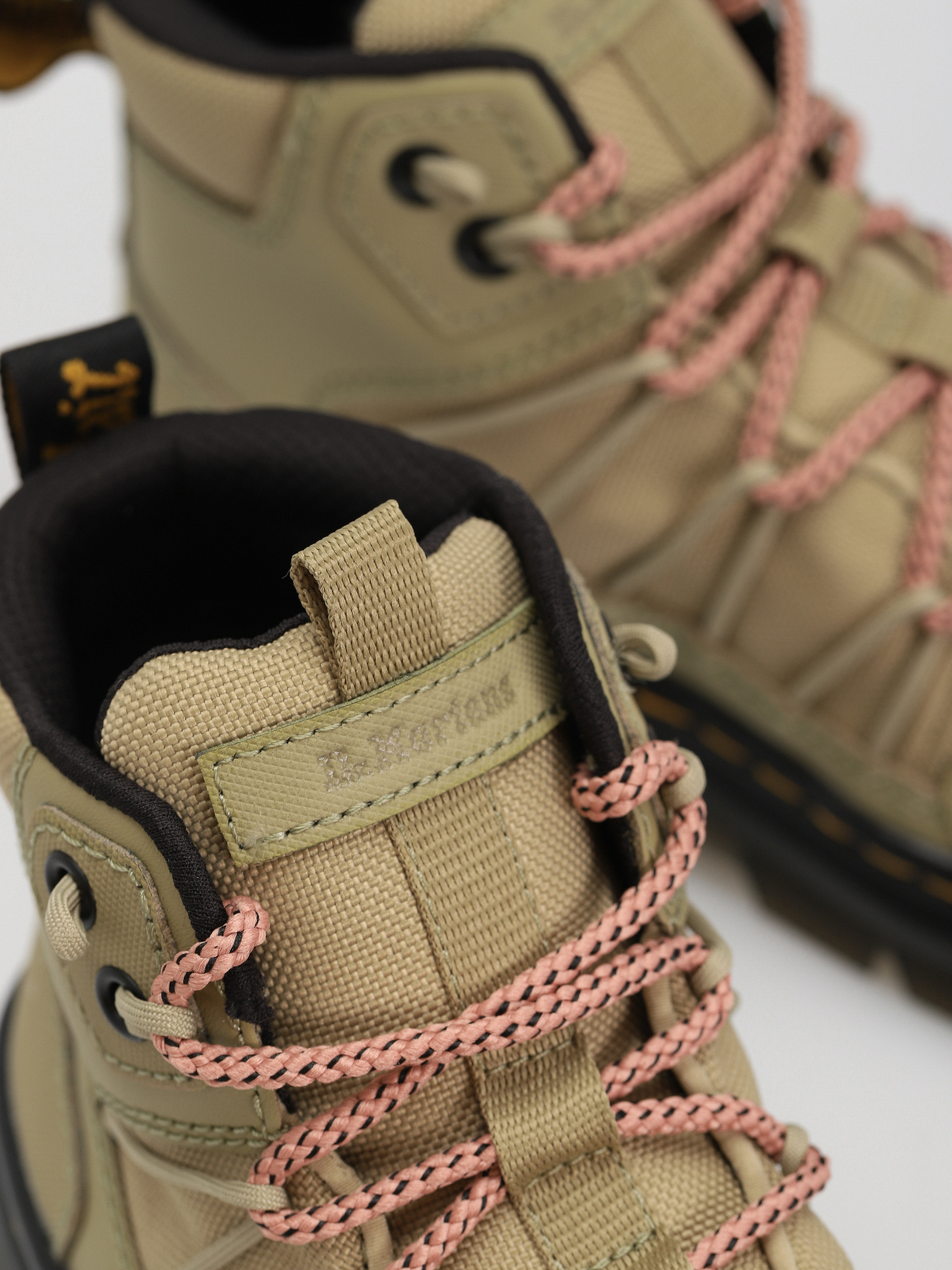 Dr. Martens Buwick Cipők Wmn (pale olive)